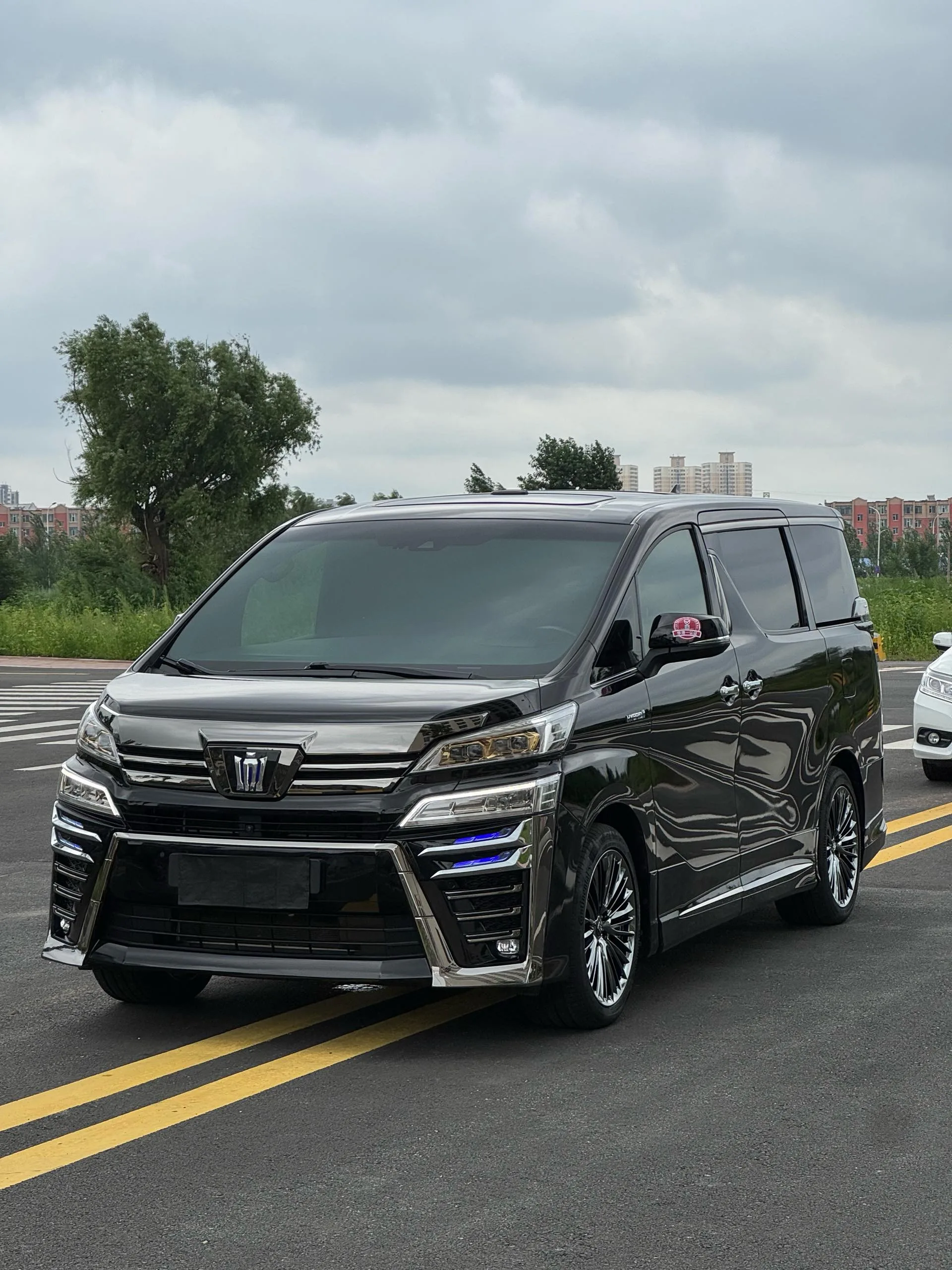 2023 Alphard Crown Hybrid 2.5L HV Premium Edition