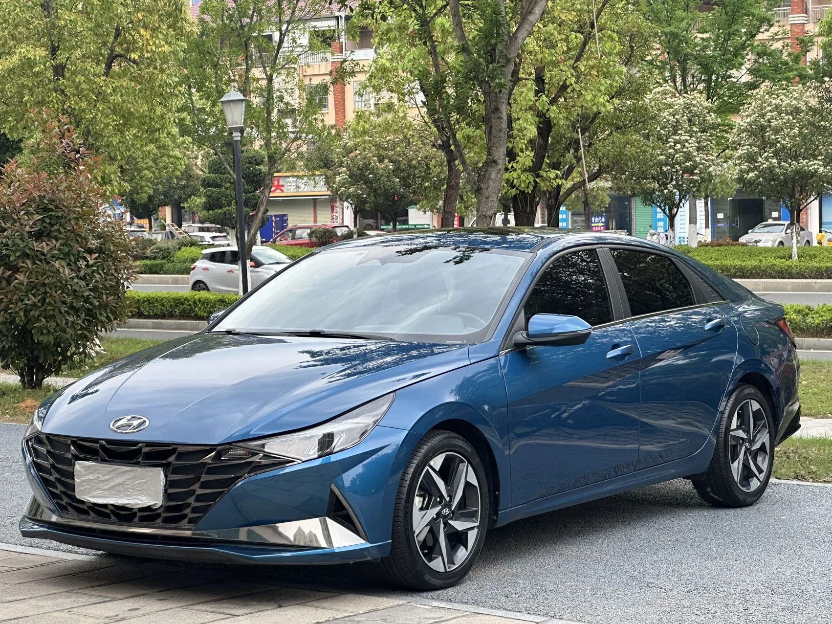 Hyundai Elantra 2021 1.5L CVT LUX Premium Edition