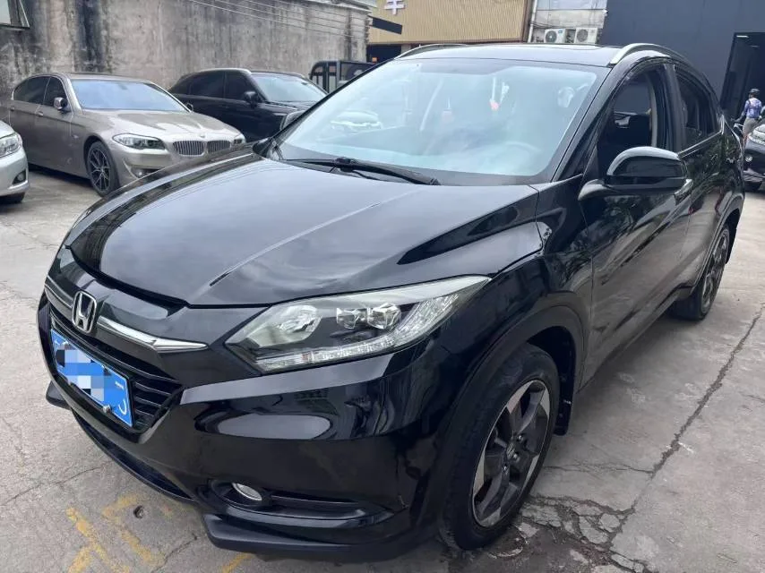 Vezel 2015 1.8L CVT 2WD Luxury