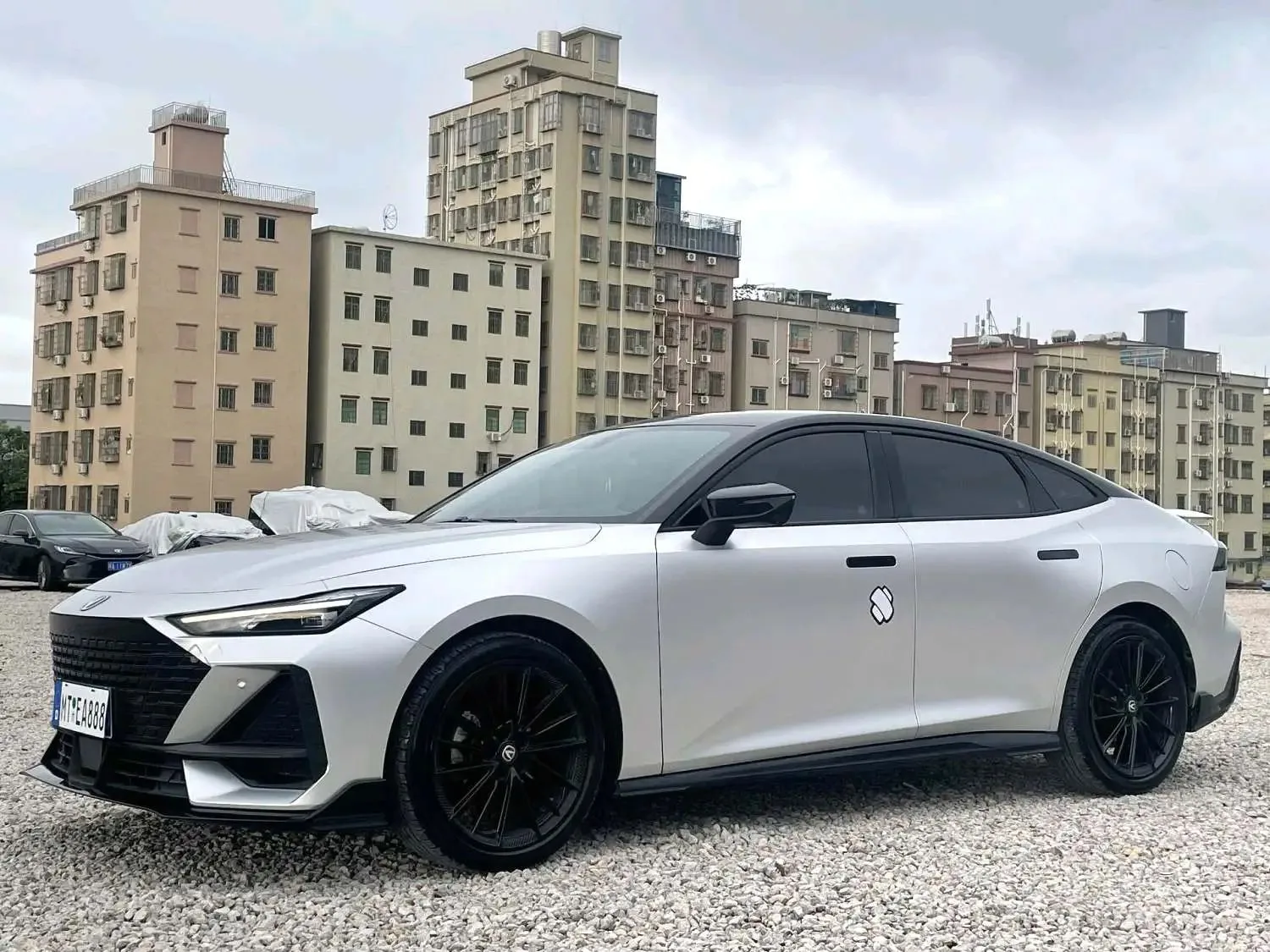 Changan UNI-V 2022 1.5T Premium Edition