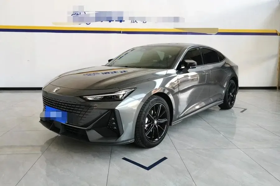 Changan UNI-V 2022 1.5T Premium Edition