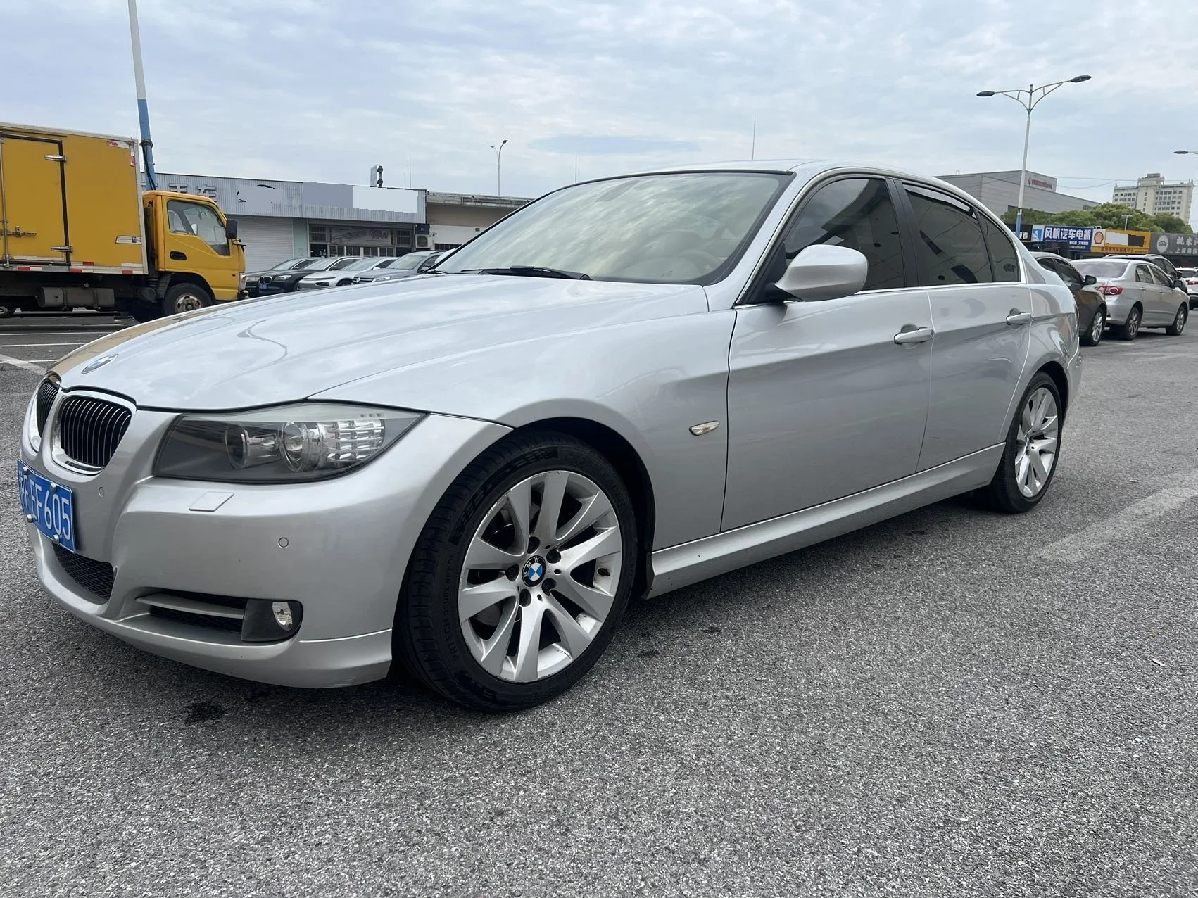 BMW 3 Series (Imported) 2010 320i Luxury