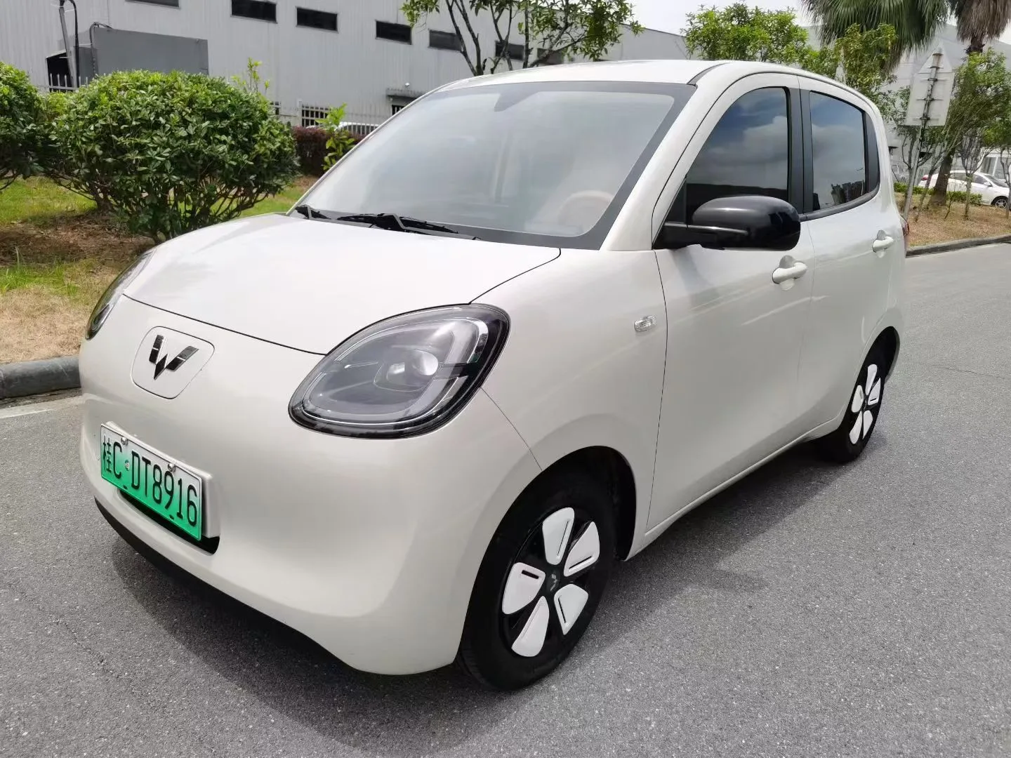Hongguang MINIEV 2024 Macaron Model, 215km