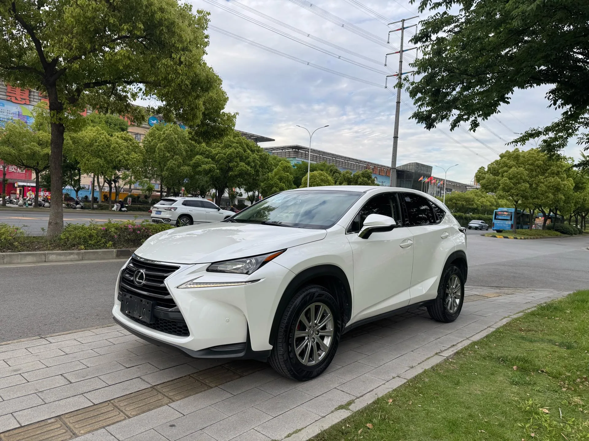 Lexus NX 2015 200 FWD Sport Edition