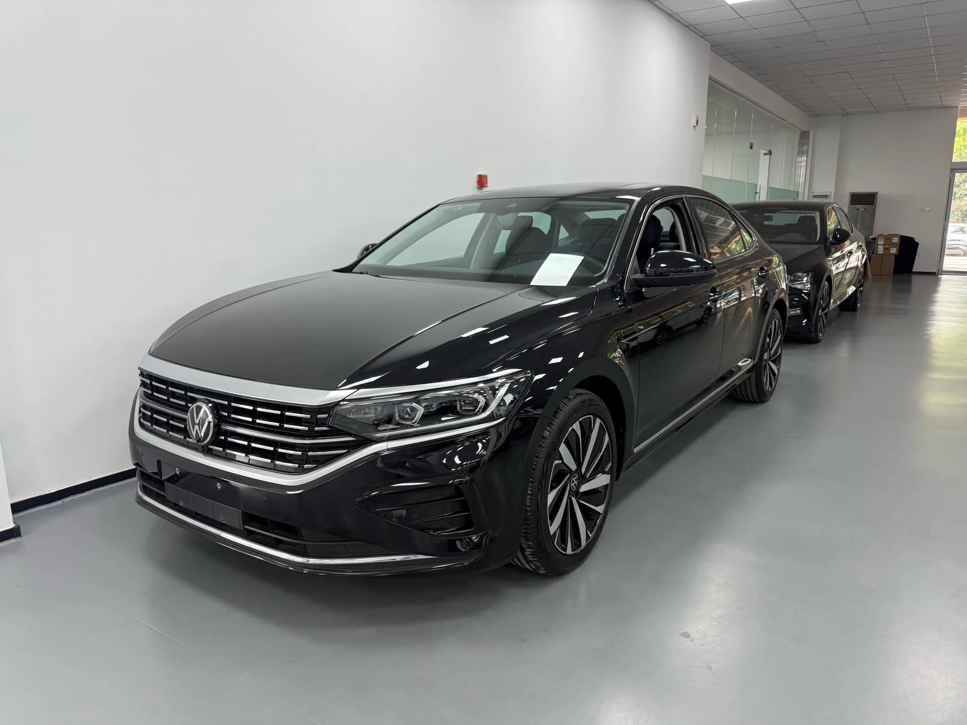 Volkswagen 2025 Passat 2.0TSI 380TSI Outstanding Edition Dragon Edition Automatic