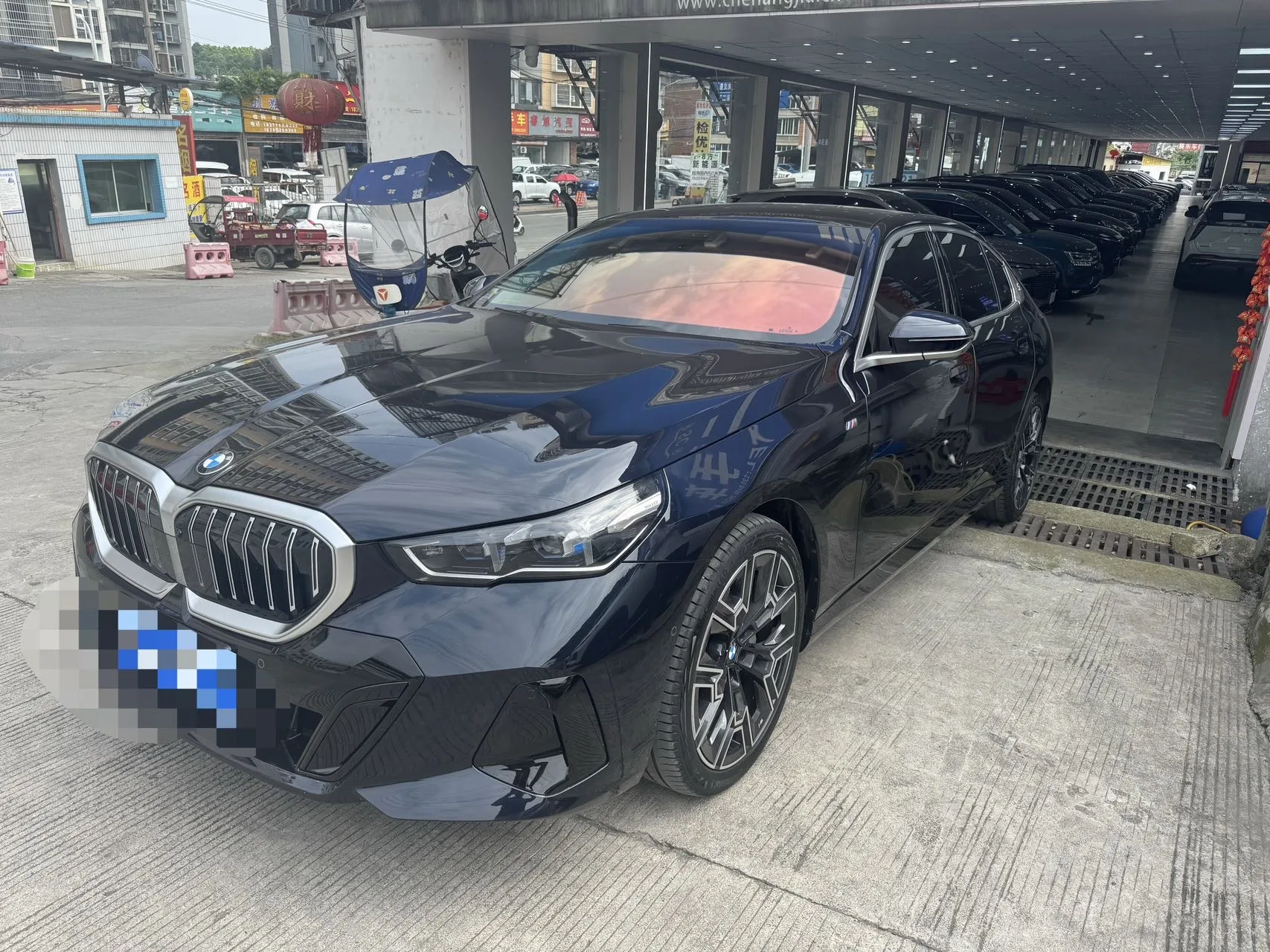 2025 BMW 5 Series 530Li 48V 2.0T Luxury Line with M Sport Package, Automatic Transmission