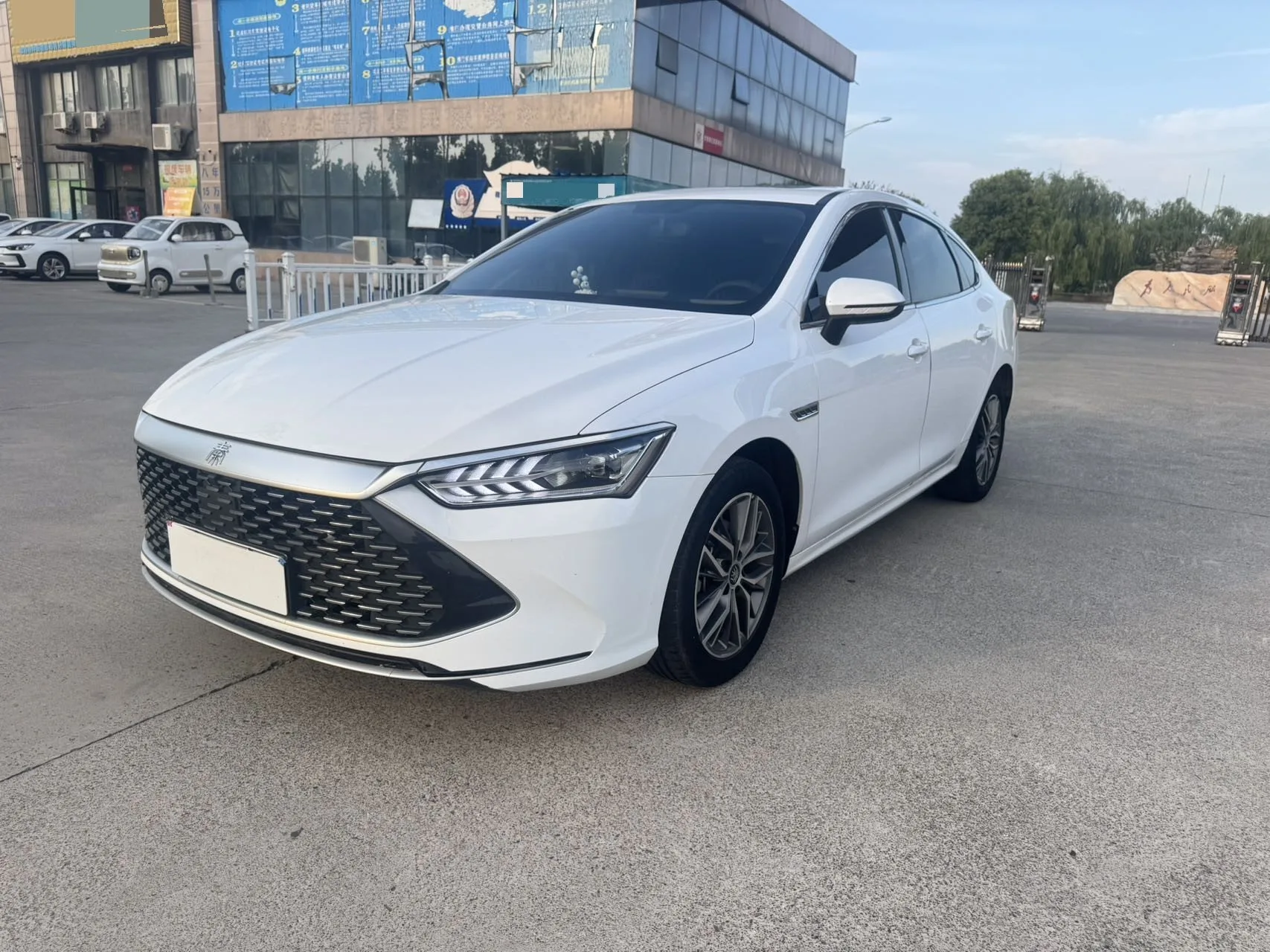 BYD 2023 Qin PLUS DM-i 1.5 CVT Champion Edition Superior Model 120KM Automatic