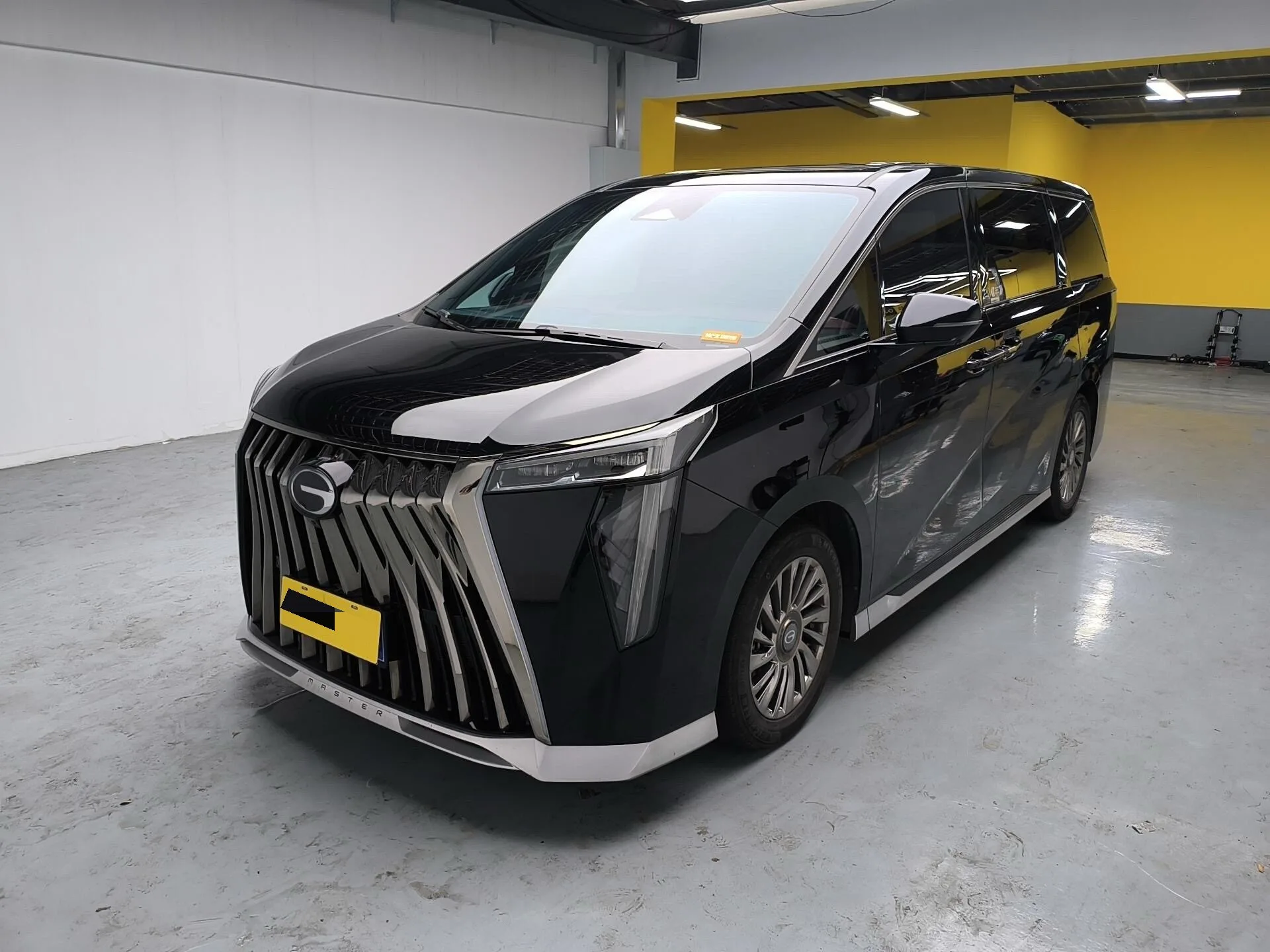Trumpchi 2024 M8 2.0T 400T Master Series Supreme Edition Automatic