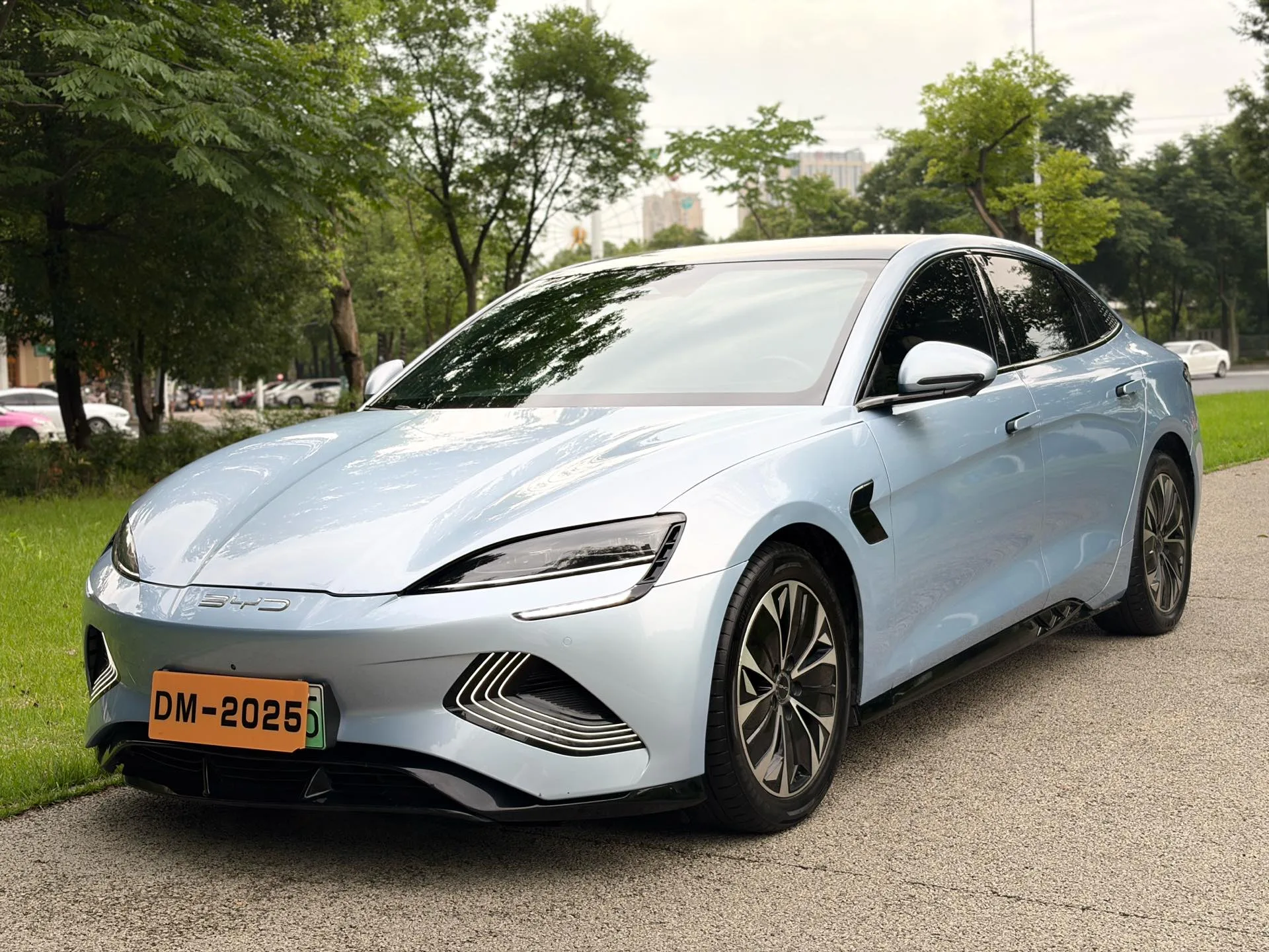 Seal 2022 Model Year 550 km Standard Range Rear-Wheel Drive Premium Edition