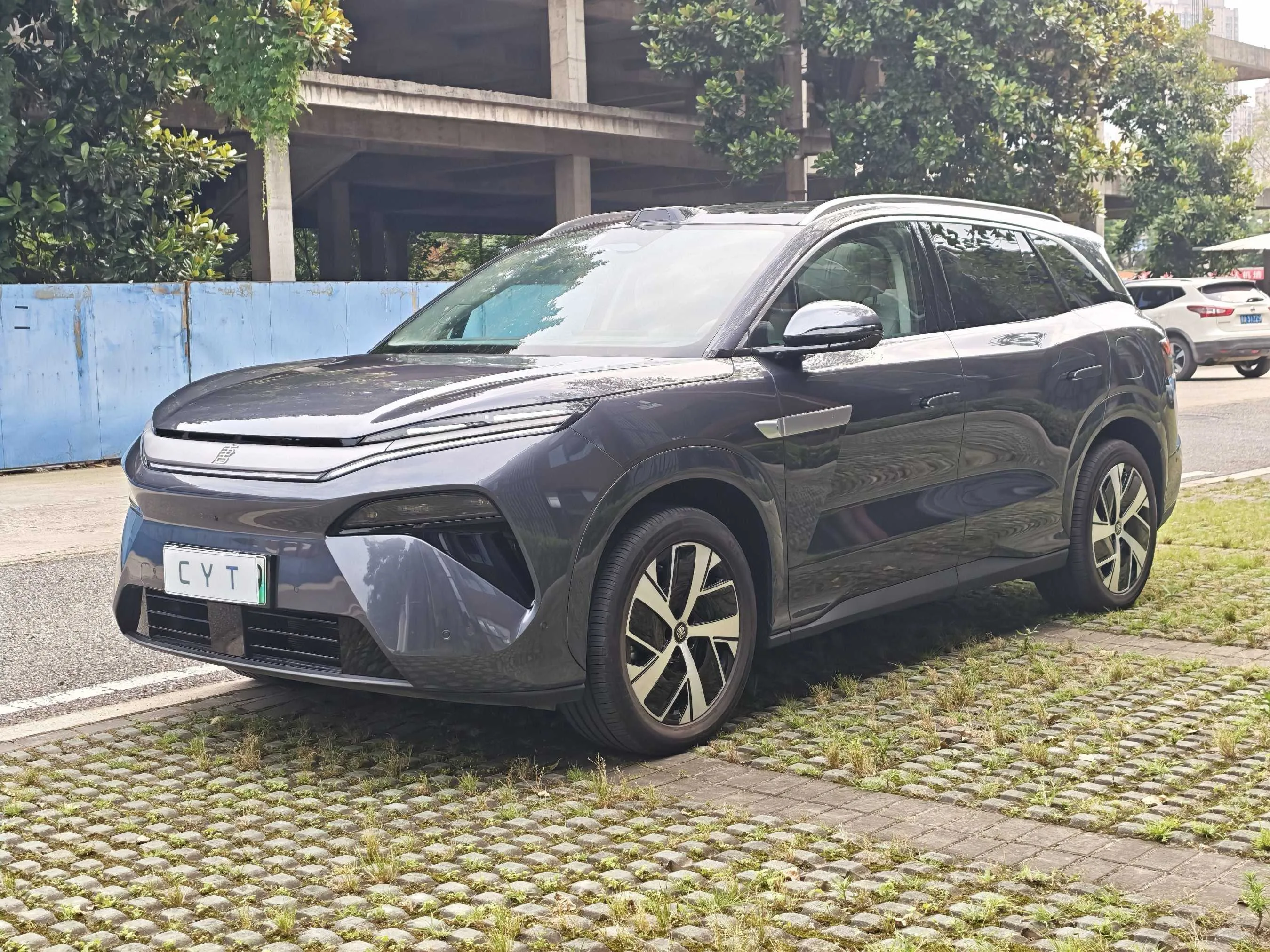 Tang L 2025 EV 670KM LiDAR Flagship
