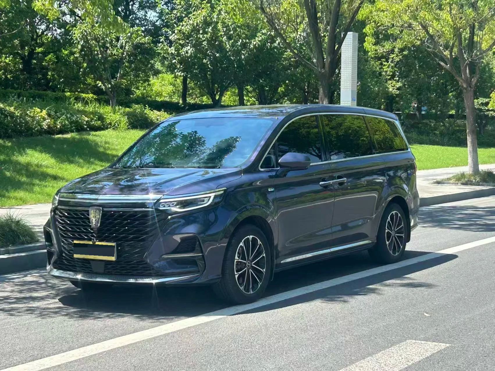 Roewe iMAX8 2022 400TGI Flagship Edition