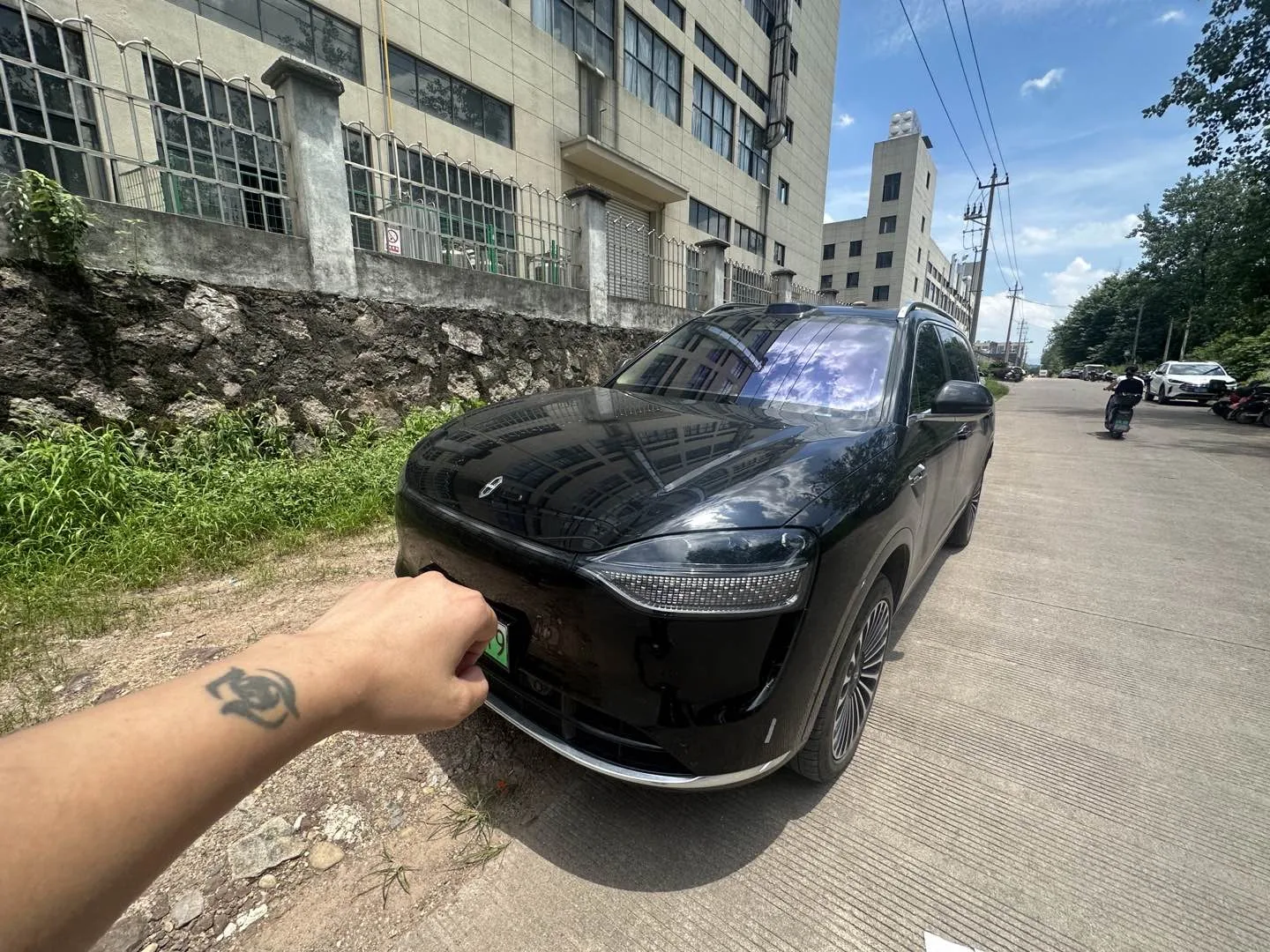 AITO 2025 Model M9 Extended Range Ultra Edition 52kWh 6-Seater Automatic Transmission