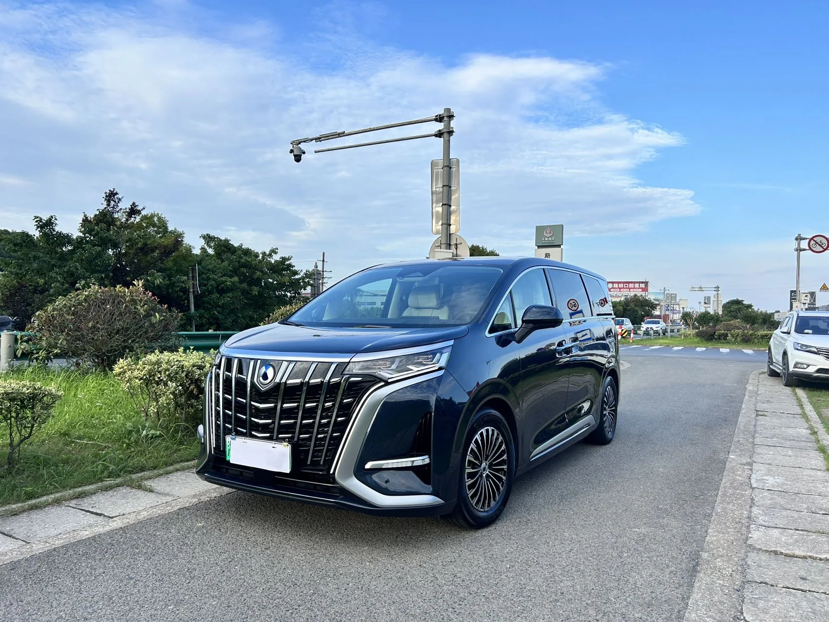Denza D9 2024 DM-i 980 4WD Premium Edition