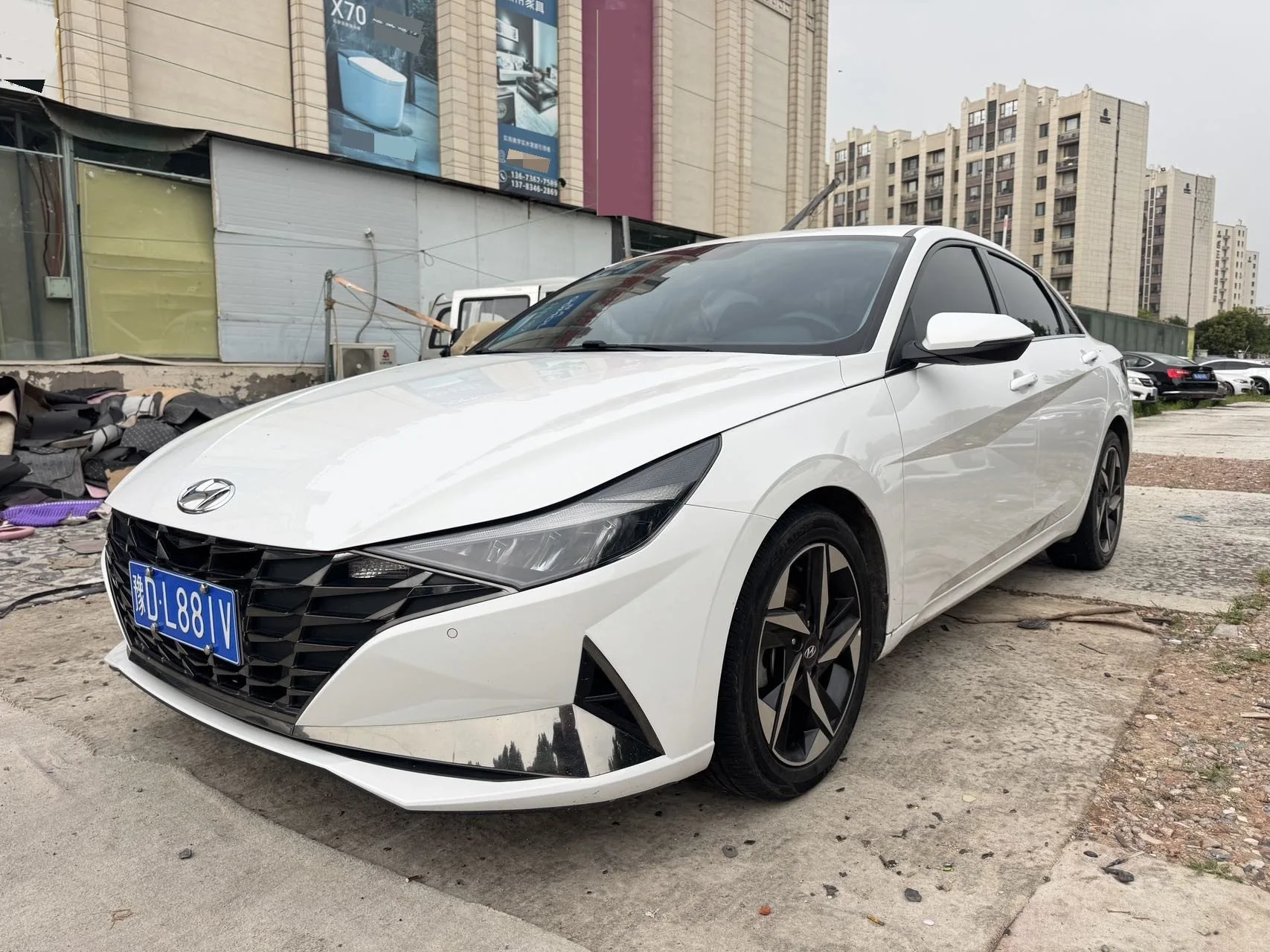 Hyundai Elantra 2021 1.5L CVT LUX Premium Edition