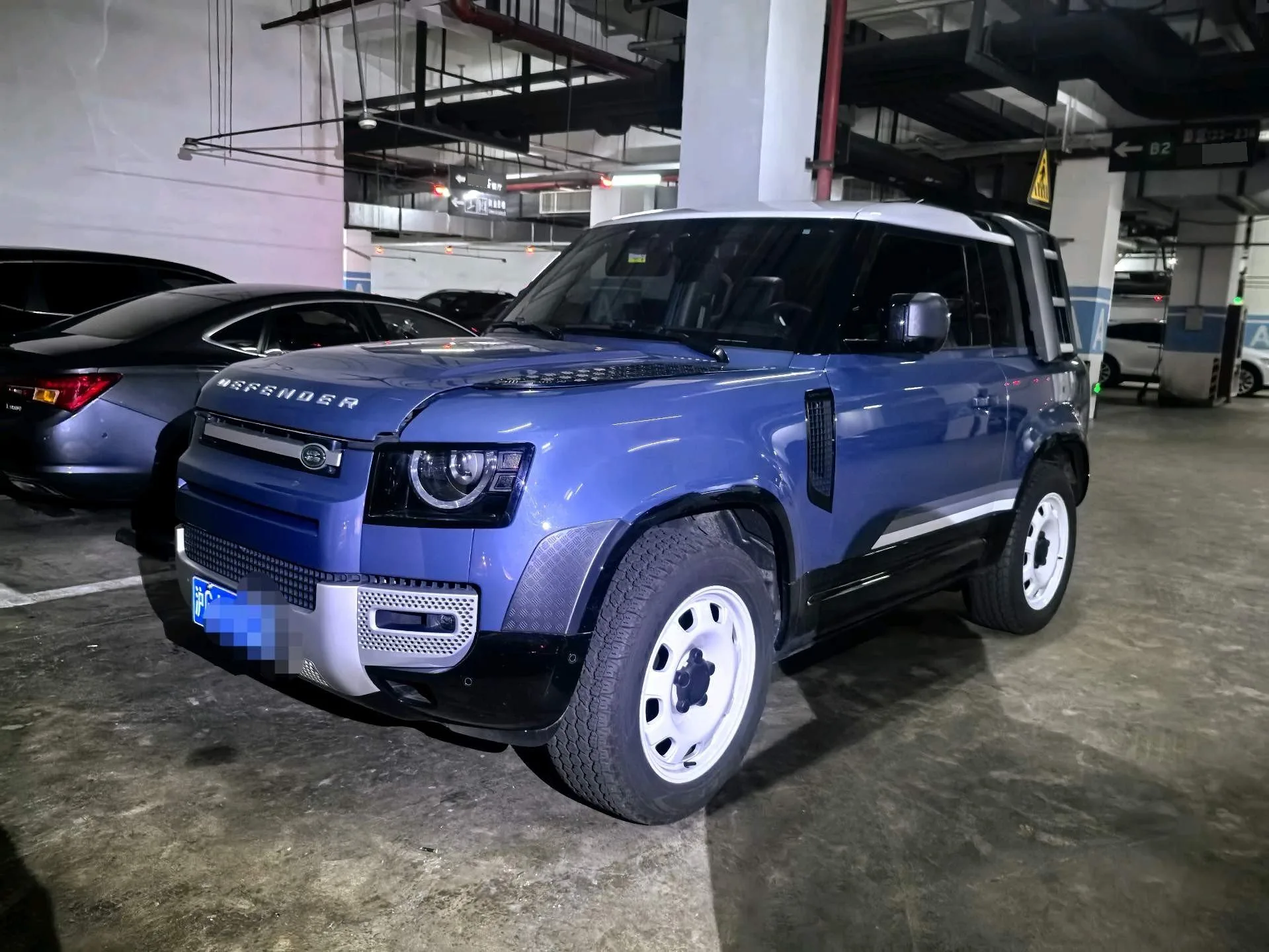 Land Rover Defender 2024 90 3.0T P400 HSE