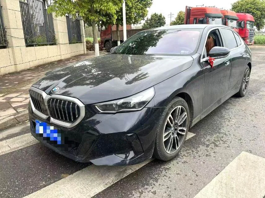 BMW 5 Series 2025 530Li 48V 2.0T Leading M Sport Package Automatic
