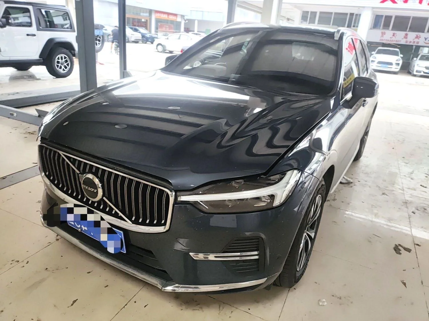 2022 Volvo XC60 B5 AWD Inscription Luxury Edition