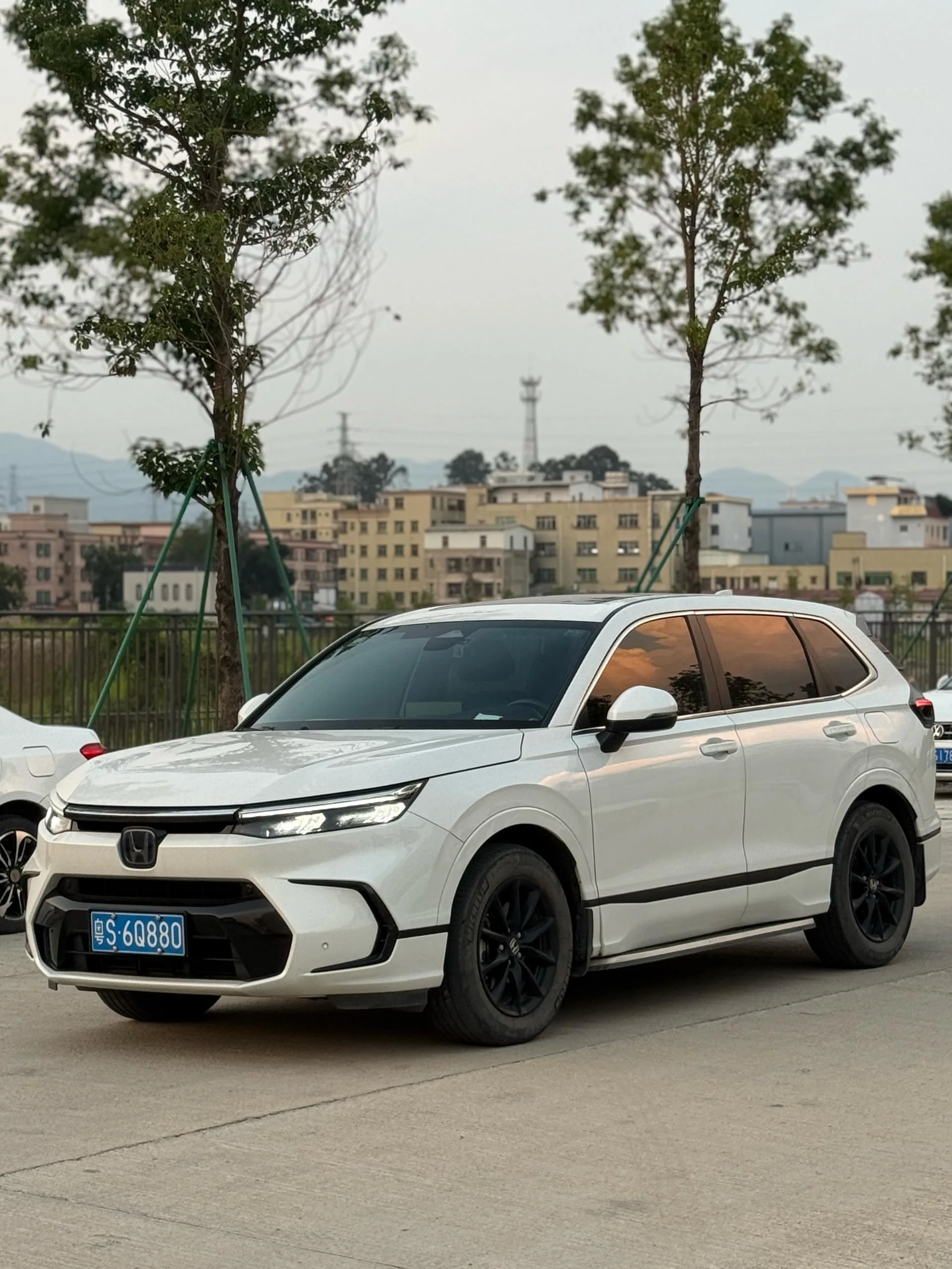 Honda 2023 Breeze e:HEV 2.0 CVT 2WD Premium Edition Automatic