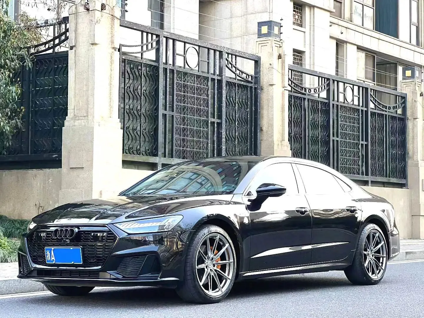 Audi 2024 A7L 2.0TFSI 45TFSI Quattro S-line (High-end model) with Crystal Package, Automatic Transmission