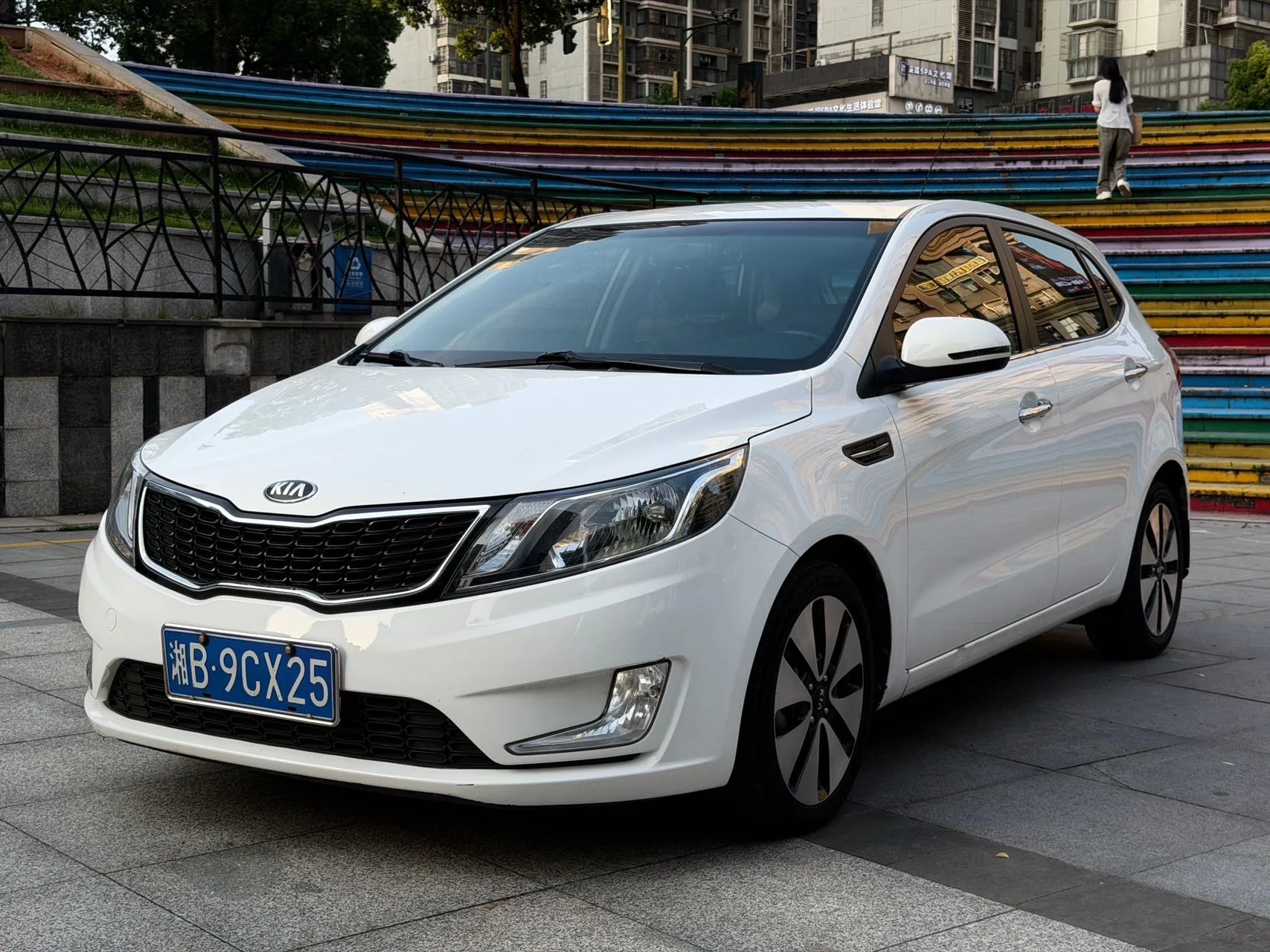 Kia K2 2012 Hatchback 1.6L AT Premium