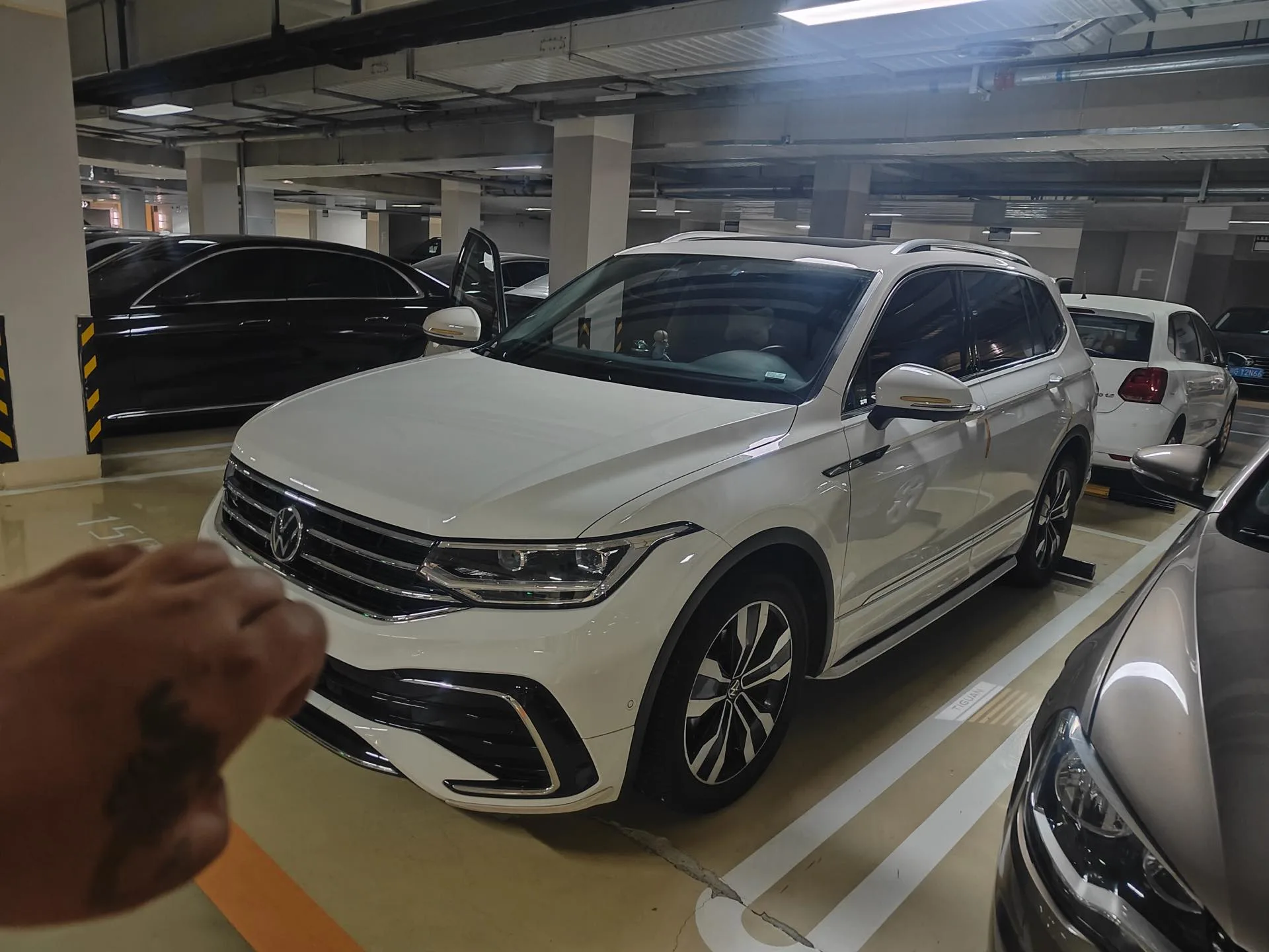 Tiguan L 2022 330TSI Automatic 2WD R-Line Premium Edition