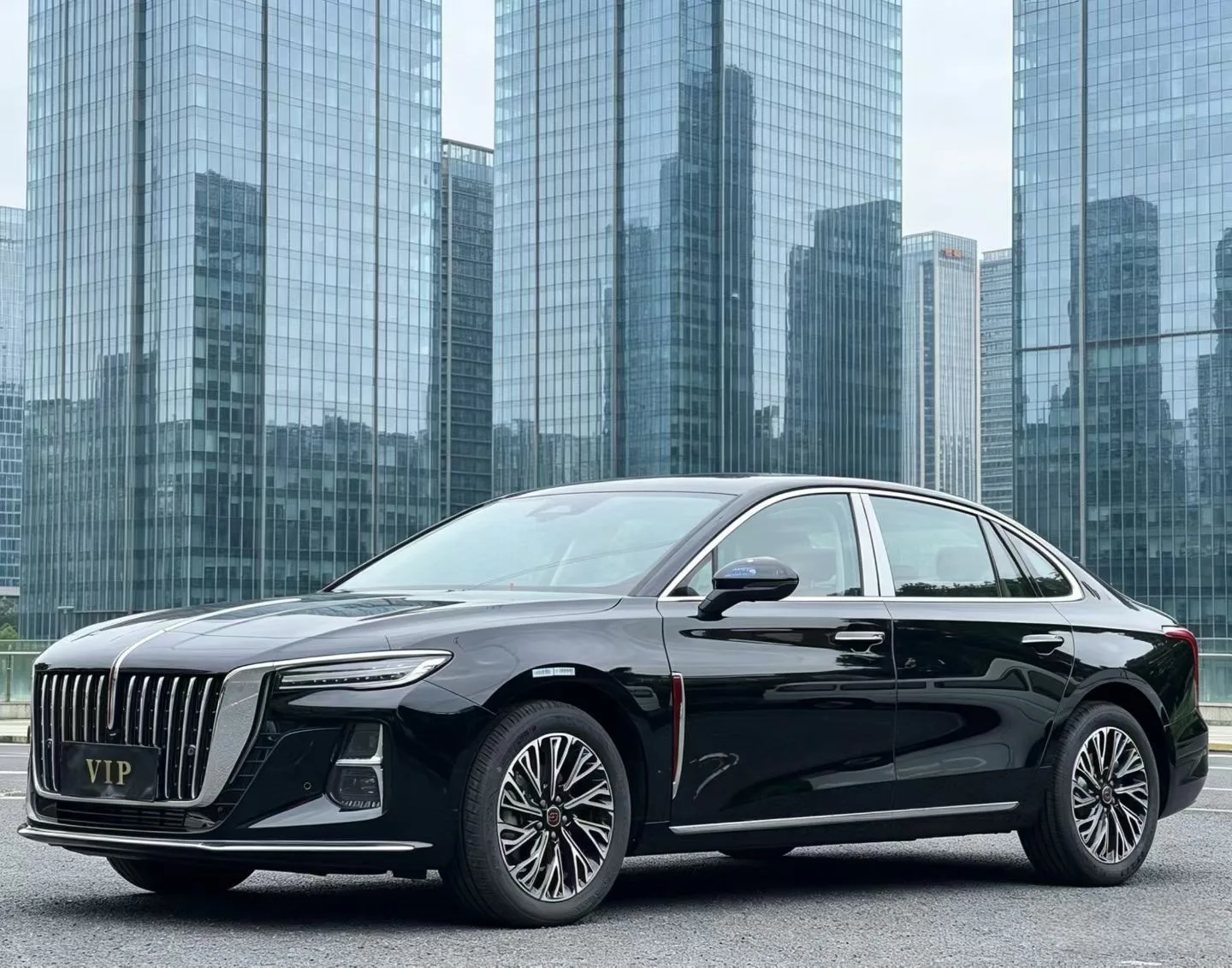 Hongqi 2025 H5 2.0T Flagship 500,000th Unit Commemorative Edition Automatic Transmission