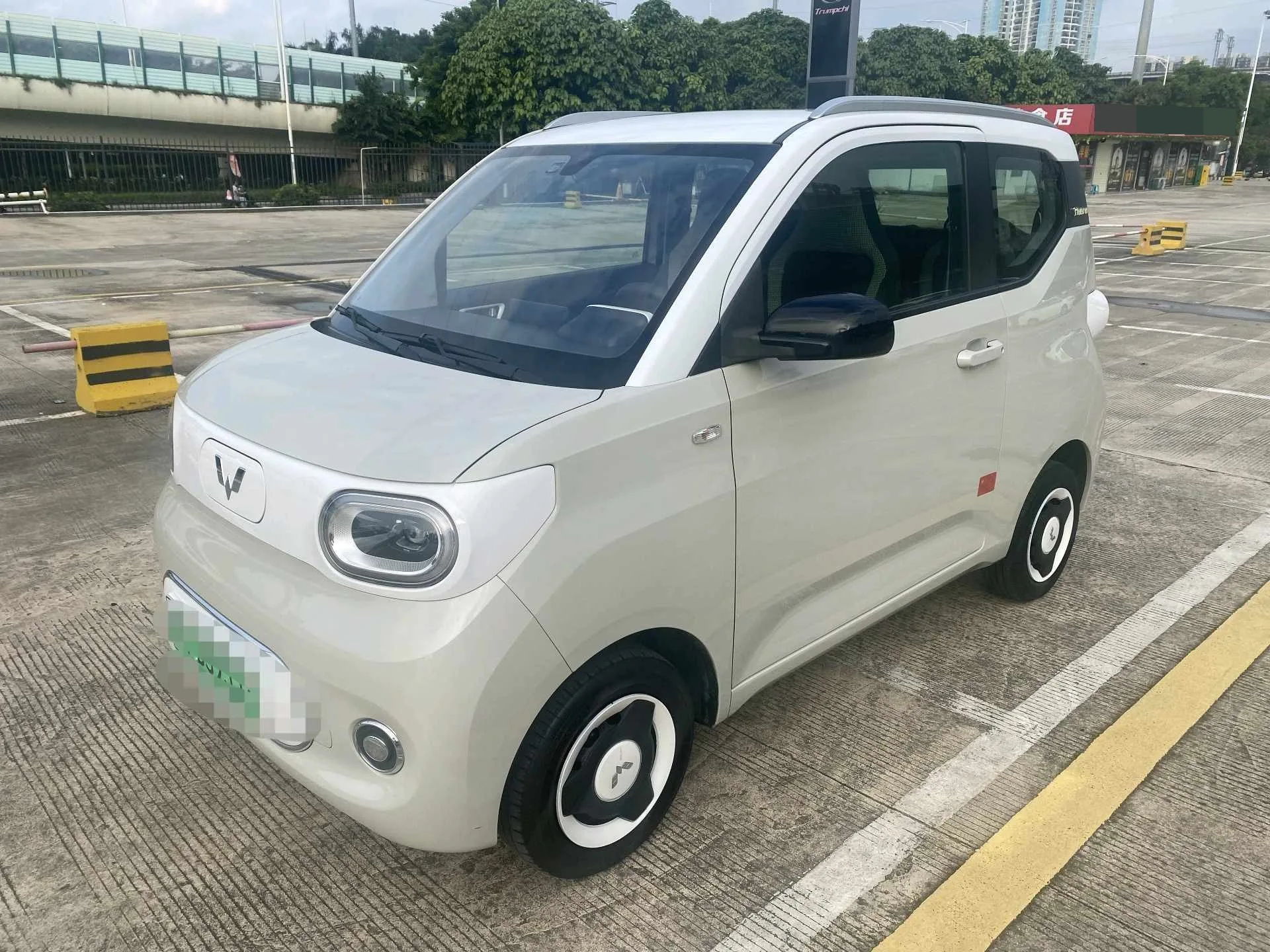 Hongguang MINIEV 2024 Macaron Model, 215km