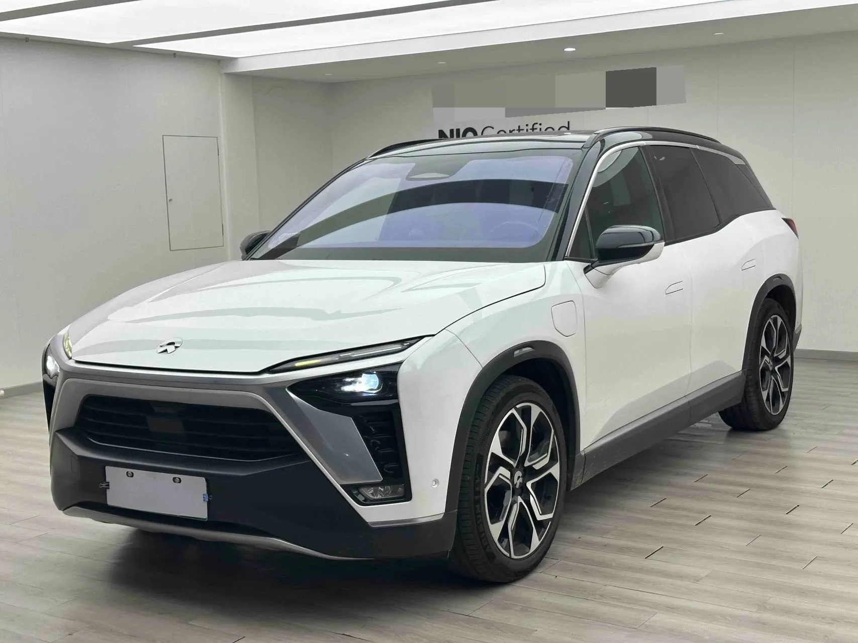 NIO ES8 2020 Model, 415KM Signature Edition, 7-Seater