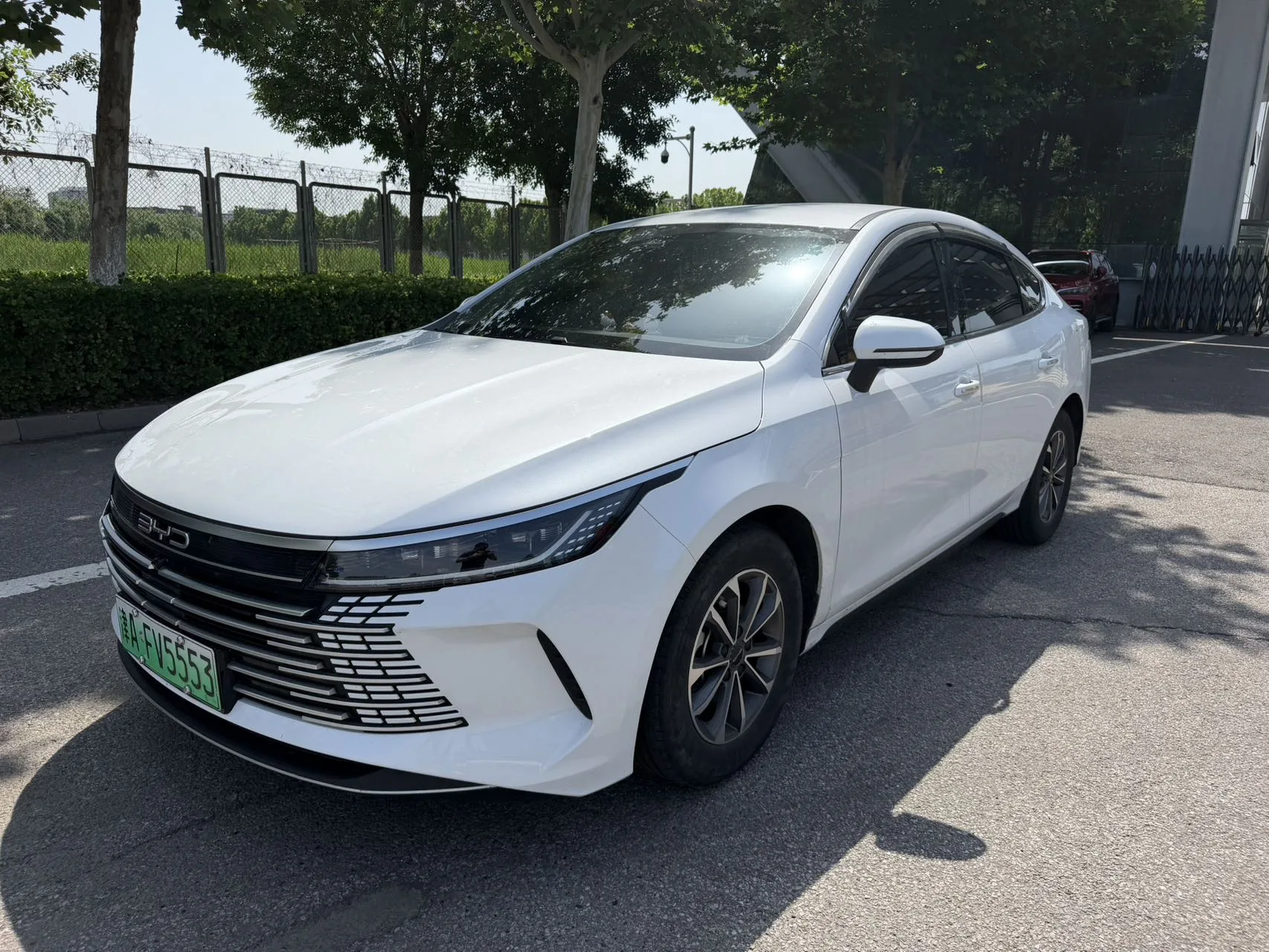 BYD 2024 Destroyer 05 DM-i 1.5 CVT Glory Edition 55KM Premium Automatic