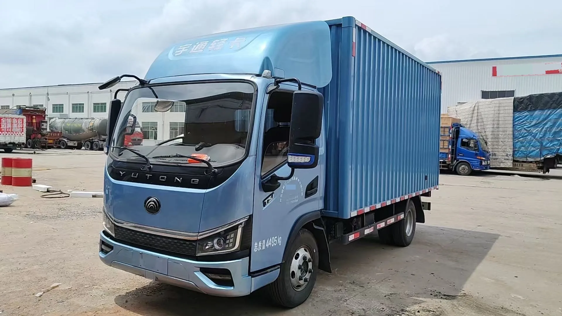 Yutong Truck: Yutong T5 4.5T 4.2-meter Single-Cab All-Electric Box-Body Light Truck with CATL 155 kWh Battery and Automatic Transmission