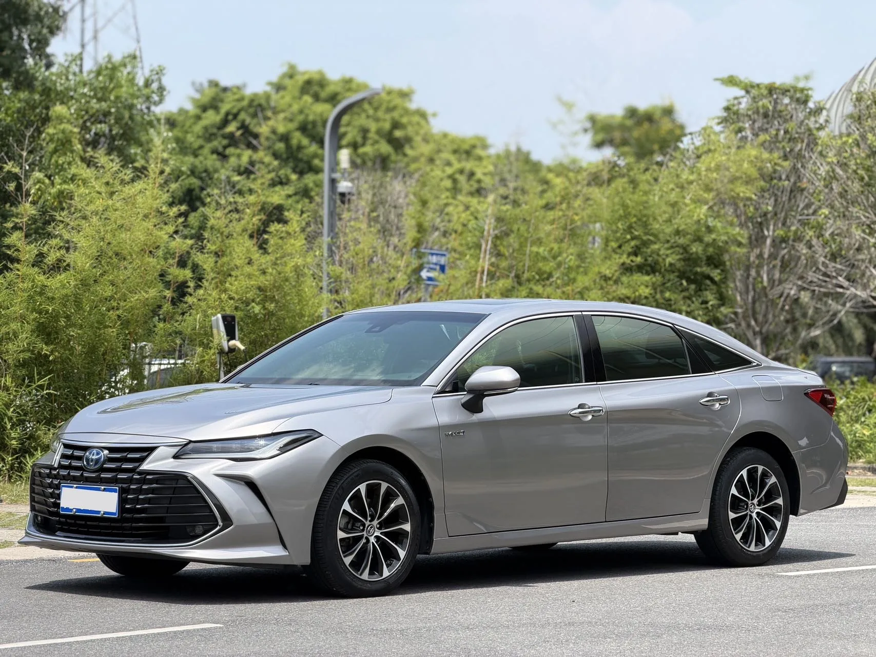 2022 Toyota Avalon Hybrid 2.5L Luxury Edition