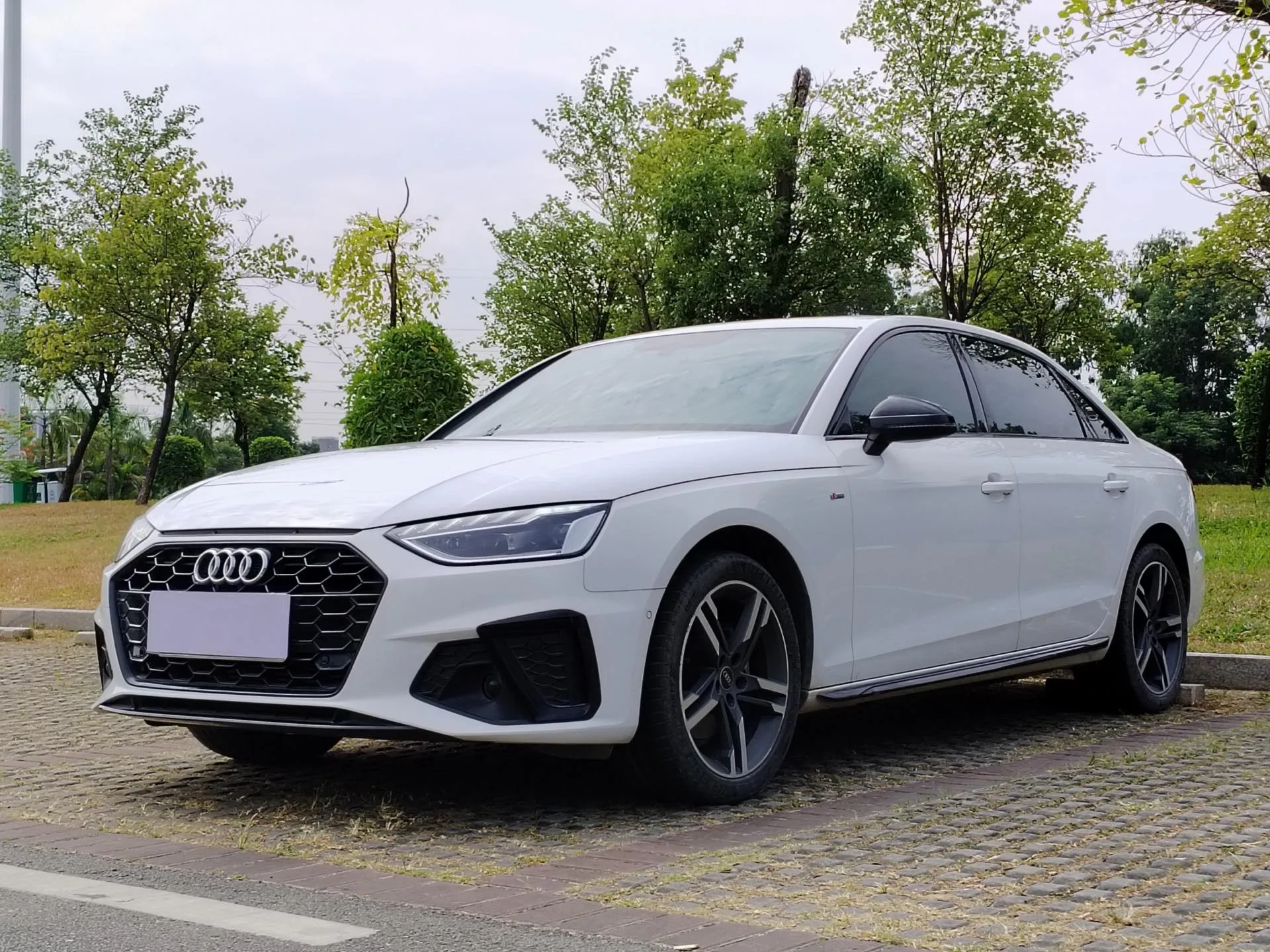 Audi A4L 2022 40 TFSI Luxury Dynamic
