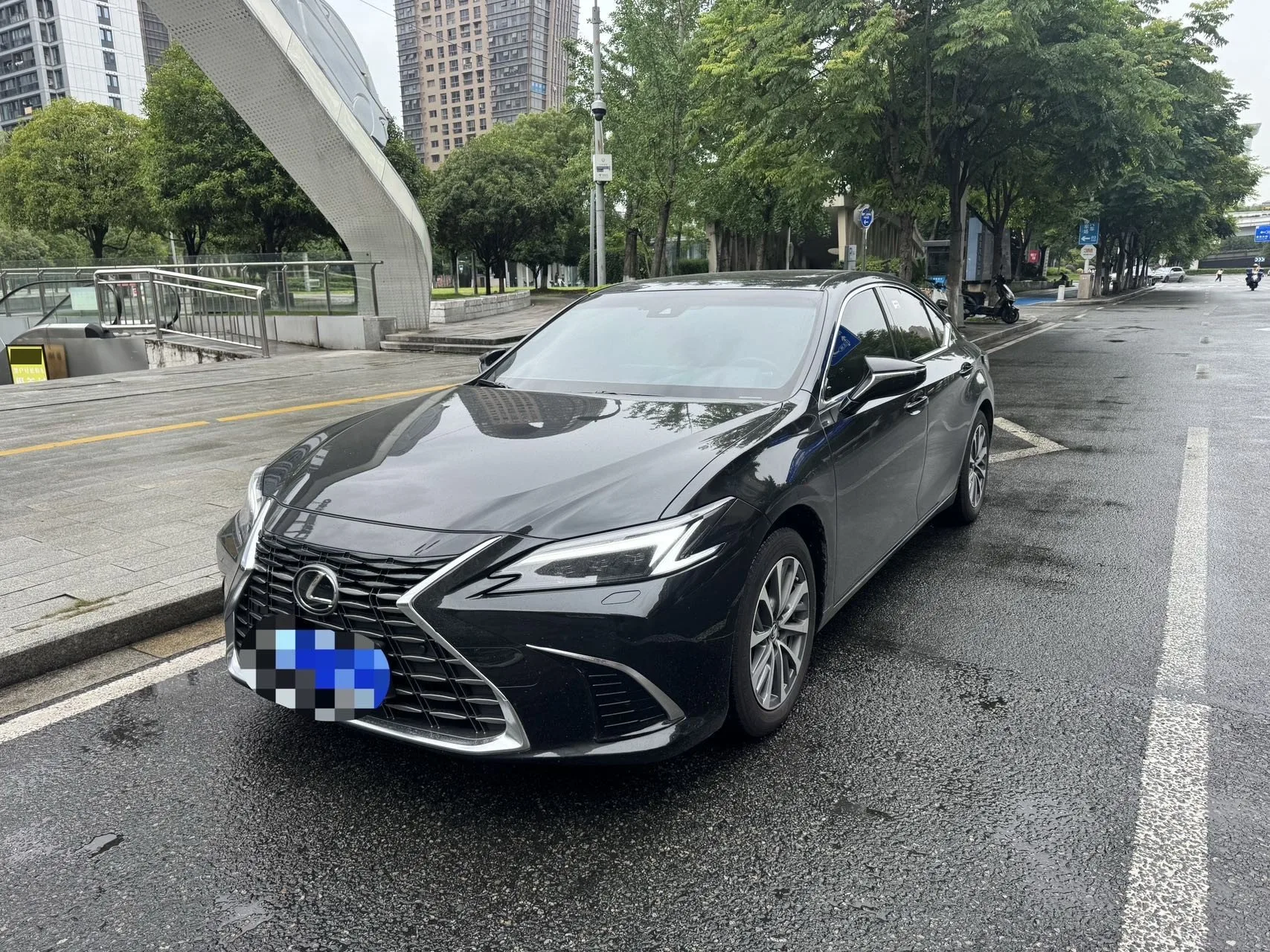 Lexus ES (Imported) 2025 ES300h 2.5 CVT Premium Edition Automatic