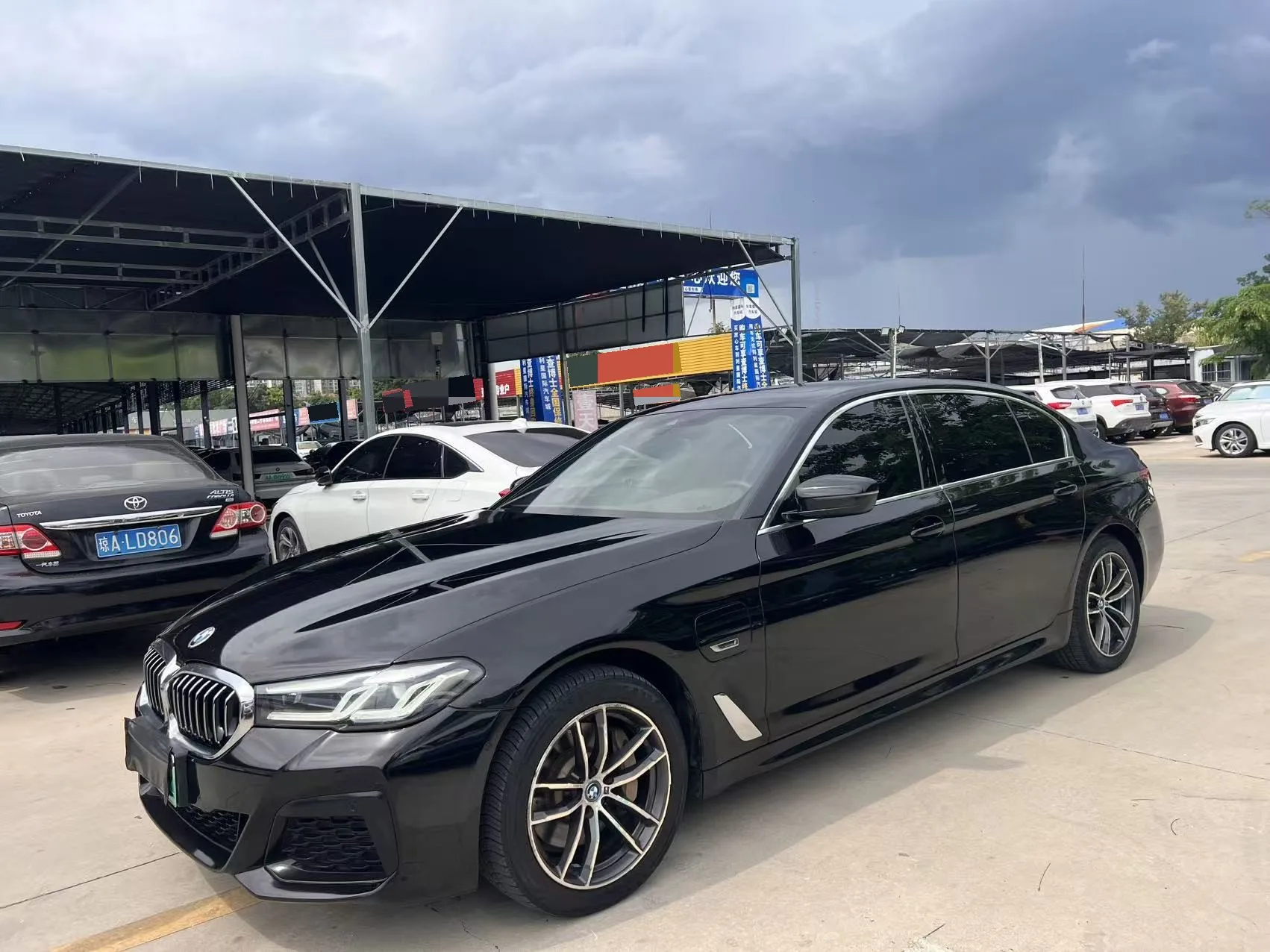 BMW 5 Series PHEV 2021 535Le M Sport Package