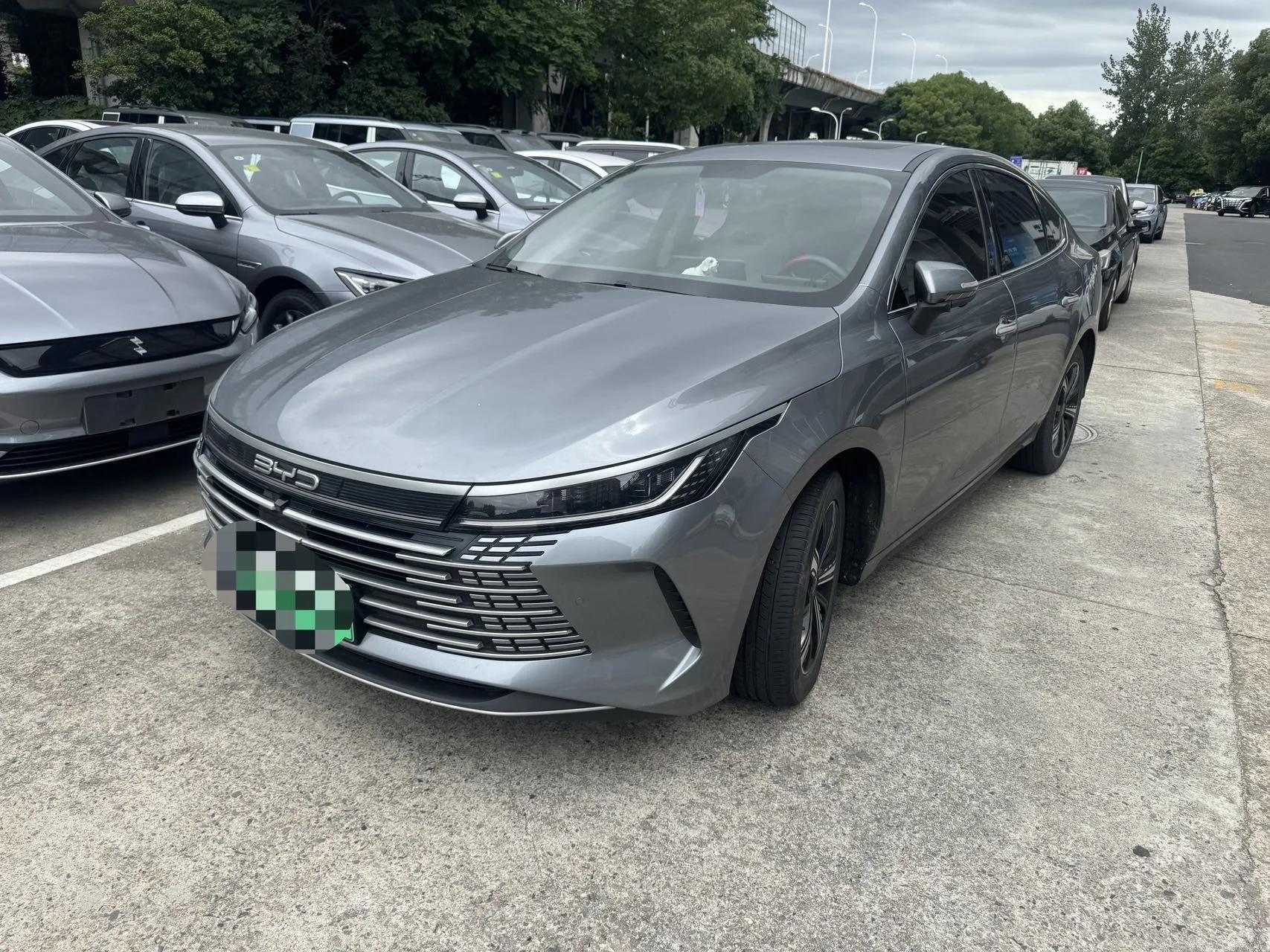 BYD 2023 Destroyer 05 DM-i 1.5 CVT 120KM Champion Edition Deluxe Automatic