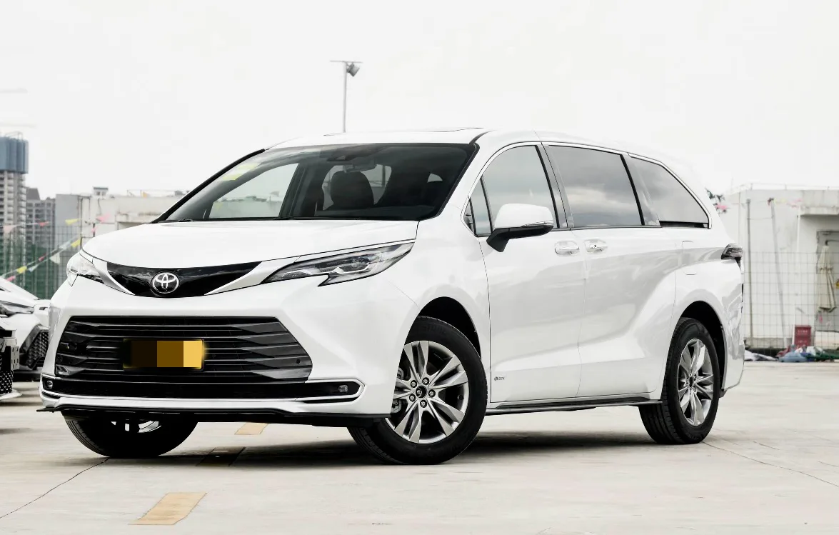 Toyota 2024 Sienna 2.5 CVT AWD Luxury Edition, Automatic Transmission