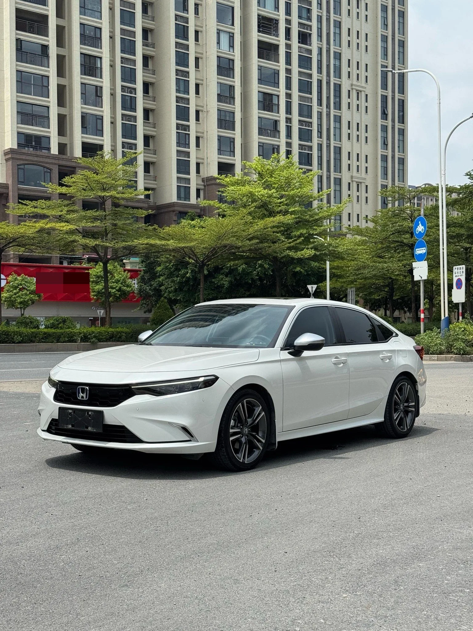 Xingge 2023 2.0L e:HEV Mid-Trim Model