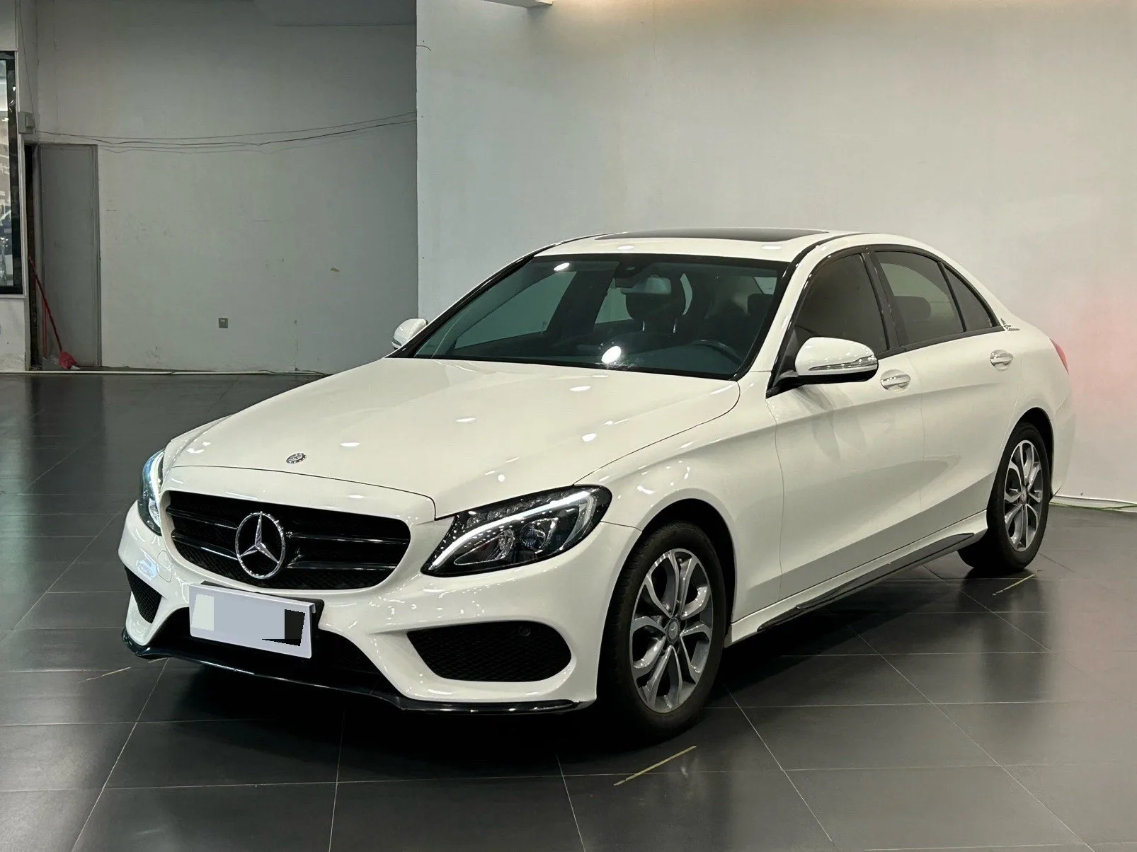 2017 Mercedes-Benz C-Class Facelift C 180 L Fashion Sport Edition