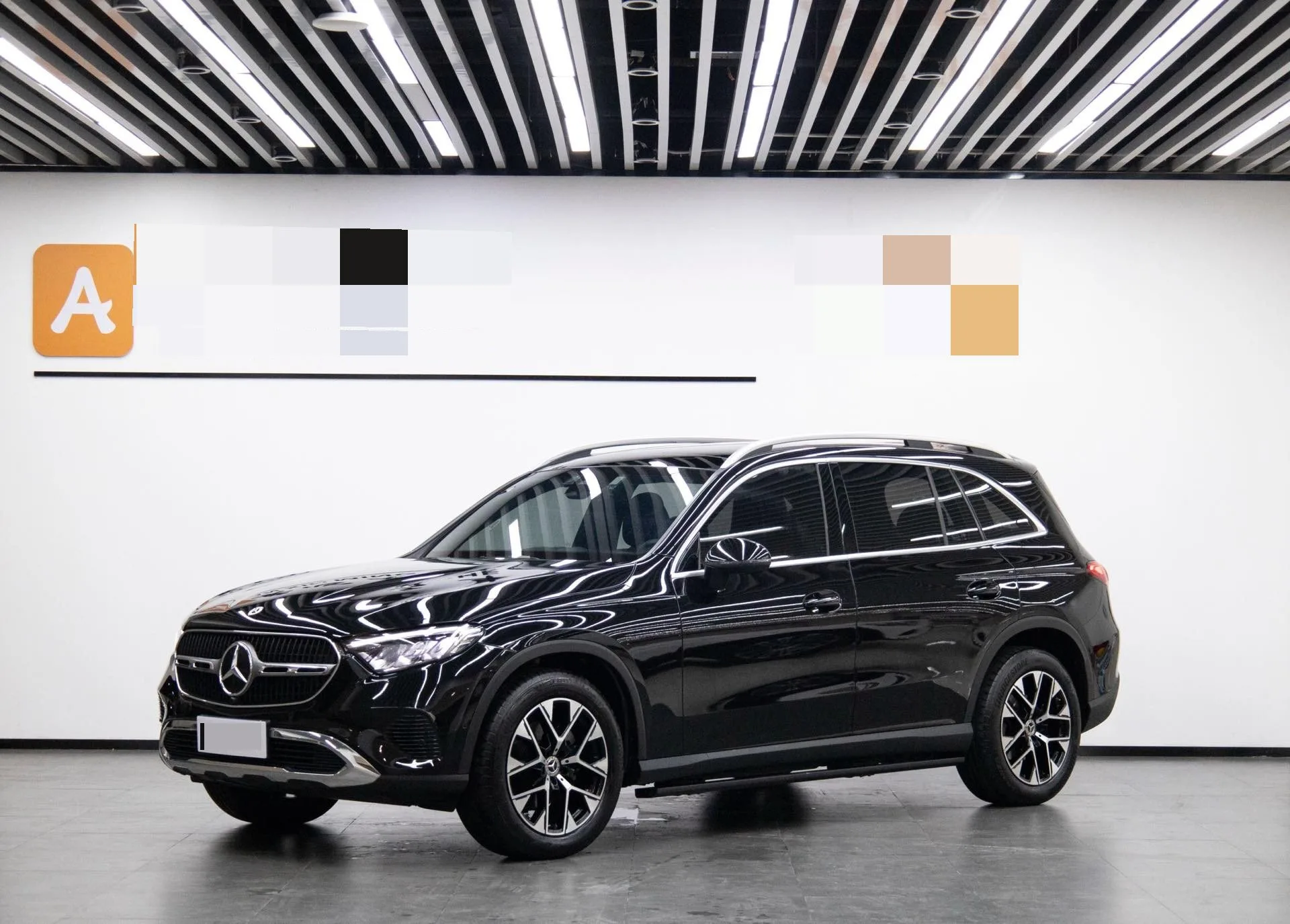 Mercedes-Benz 2023 GLC 260 L 4MATIC 48V 2.0T Dynamic 5-seater Automatic