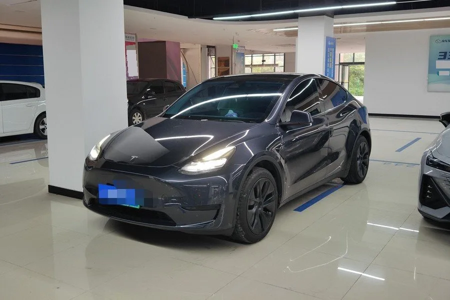 Model Y 2024 Rear-Wheel Drive