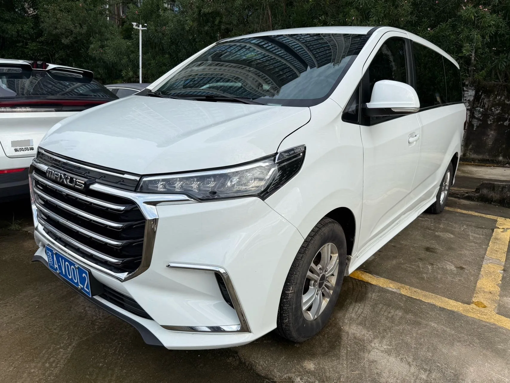 SAIC MAXUS G10 2022 2.0T Automatic Elite Edition Gasoline 7-Seater
