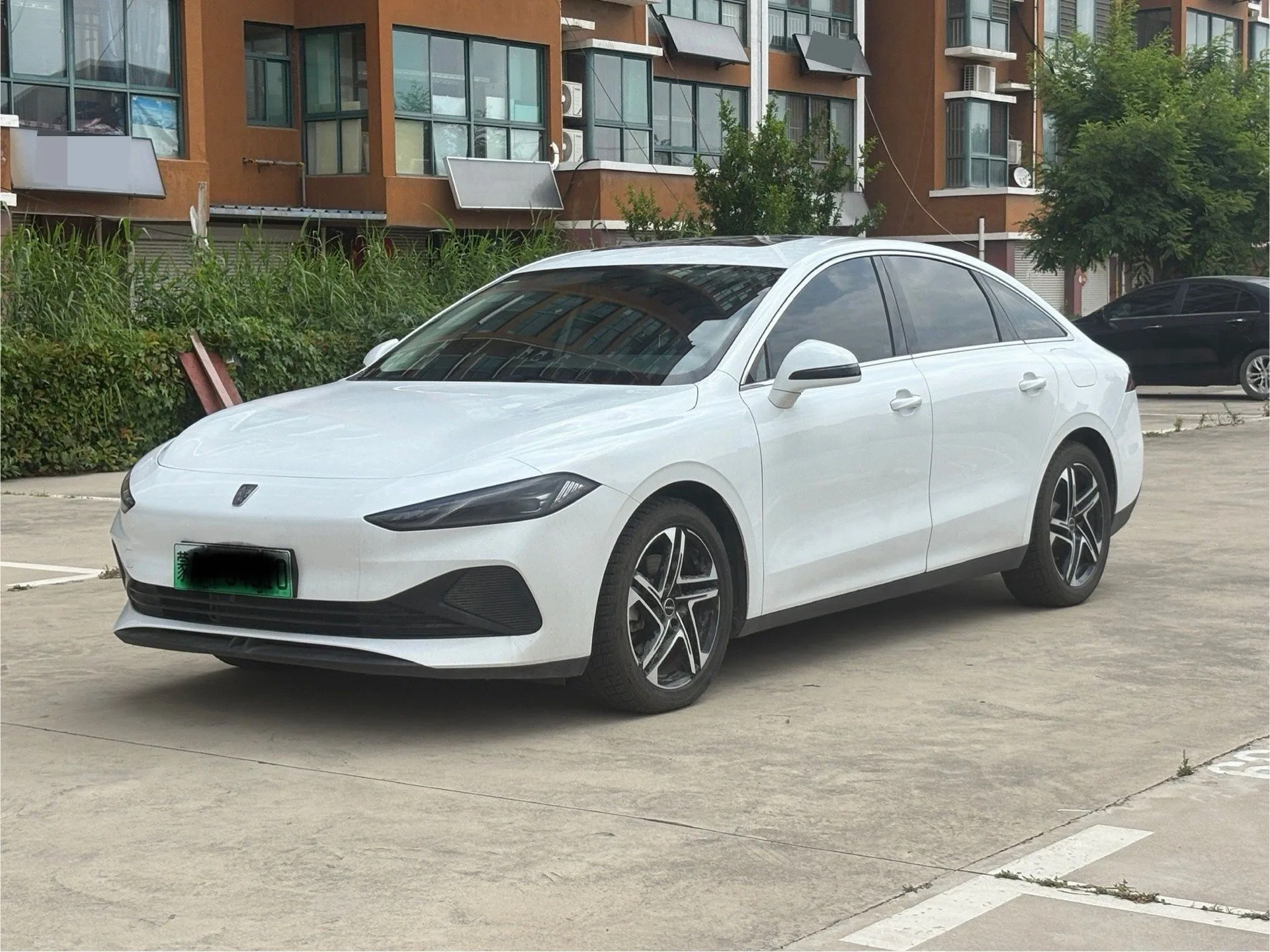 Roewe D7 2023 Model Year DMH 125km Transcend Edition