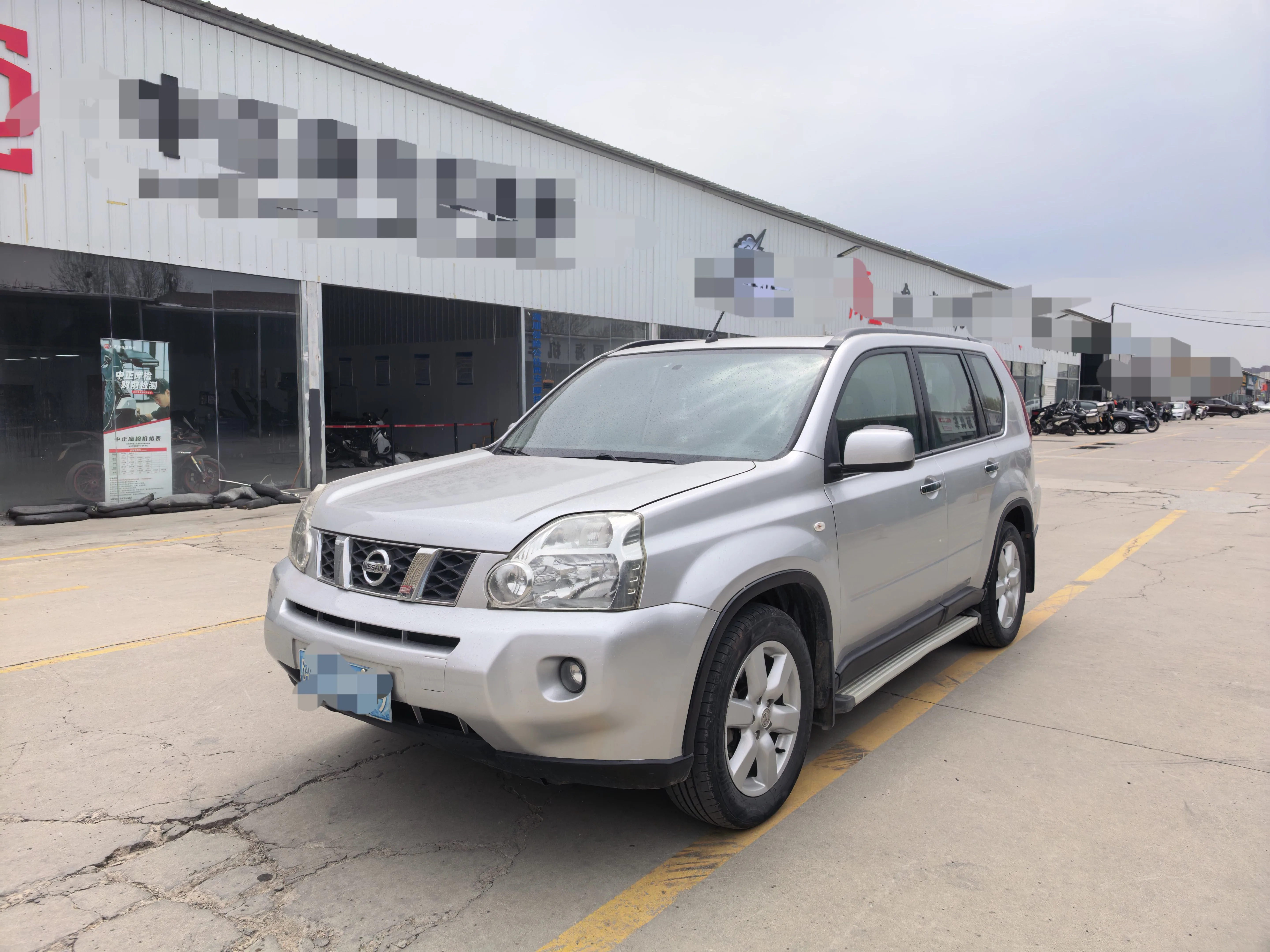 Nissan X-Trail 2010 2.5L CVT Luxury 4WD