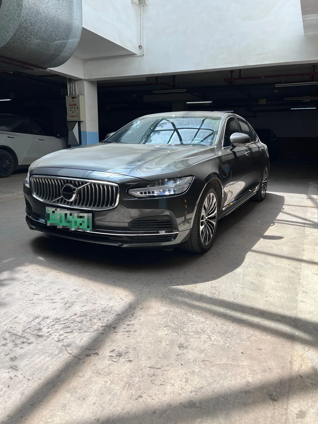 Volvo S90 PHEV 2023 T8 Plug-in Hybrid AWD Long Range Smart Luxury Edition