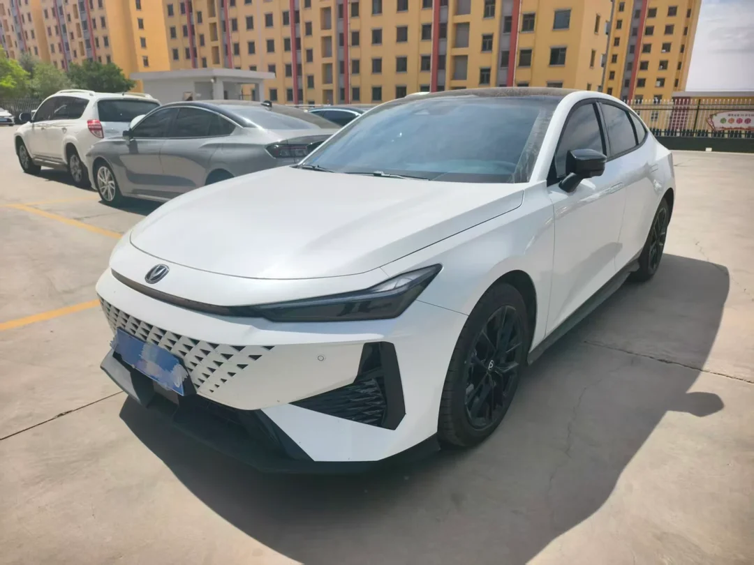 Changan 2025 UNI-V 1.5T Premium Automatic