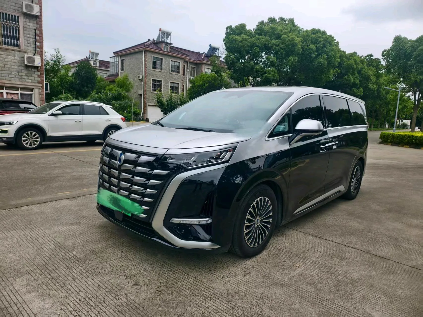 Denza D9 2024 DM-i 980 AWD Flagship