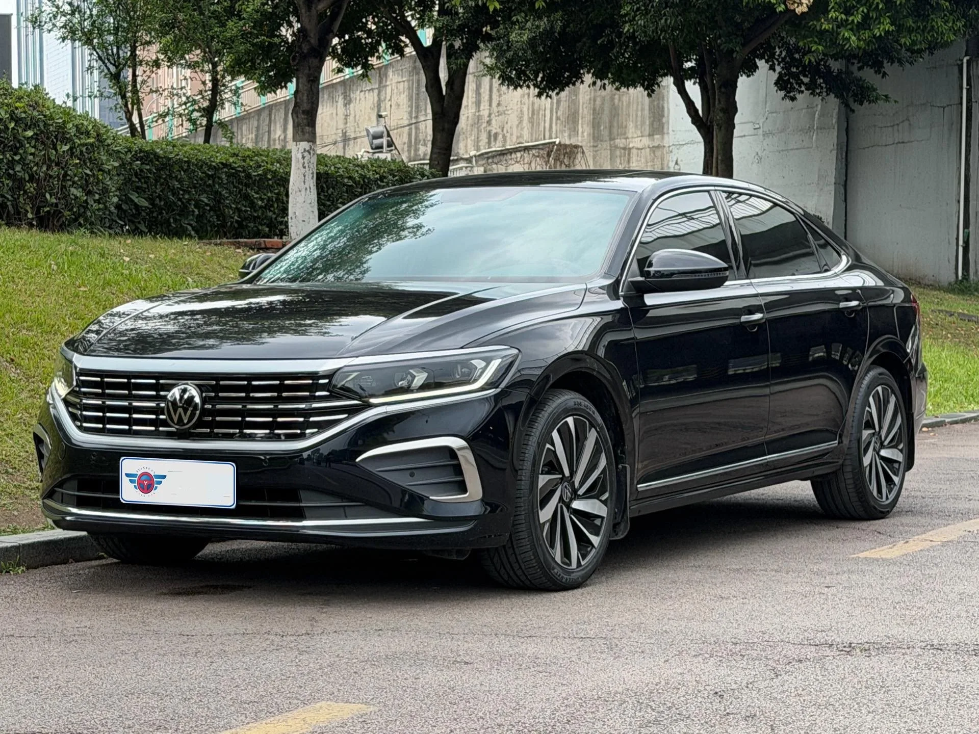 Volkswagen 2024 Passat 2.0 TSI 330 TSI Elite Edition Automatic