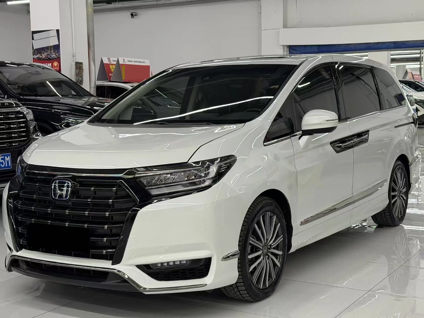 Elysion 2022 2.0L e:HEV Luxury Edition