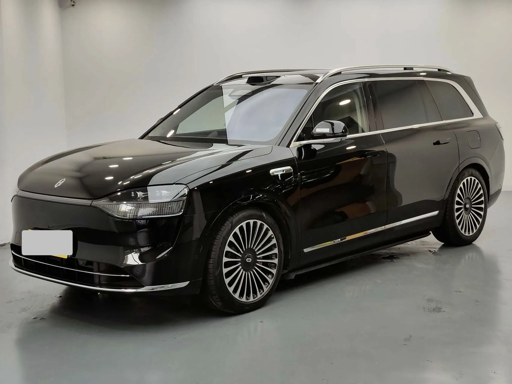 AITO 2025 Model M9 Extended Range Ultra Edition 52kWh 6-Seater Automatic Transmission