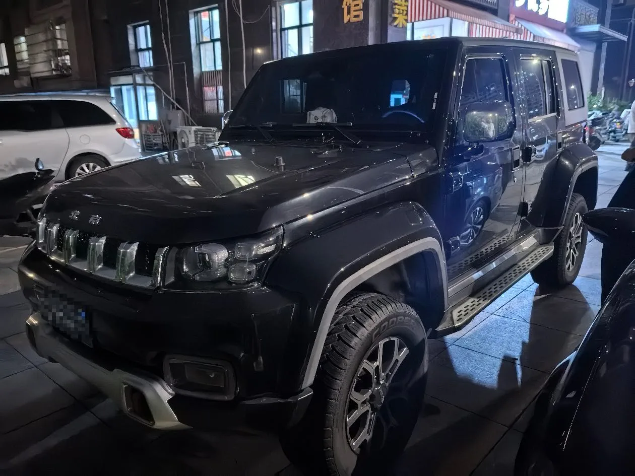 Beijing BJ40 2023 2.0T Automatic 4WD City Hunter Edition (Hero Model)
